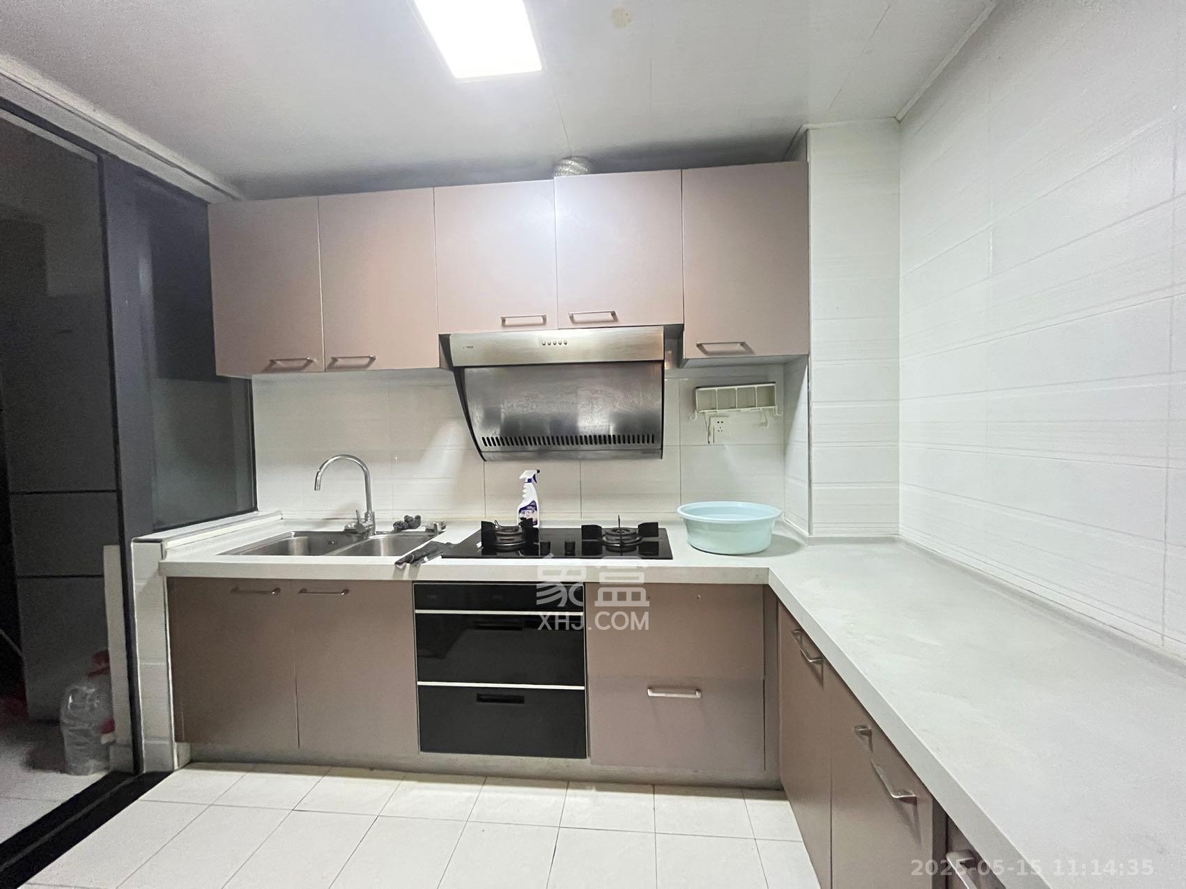 保利麓谷林语A区 3室1厅2卫 2200.0元/月 保利麓谷林语A区 3室1厅2卫 2200.0元/月室内图