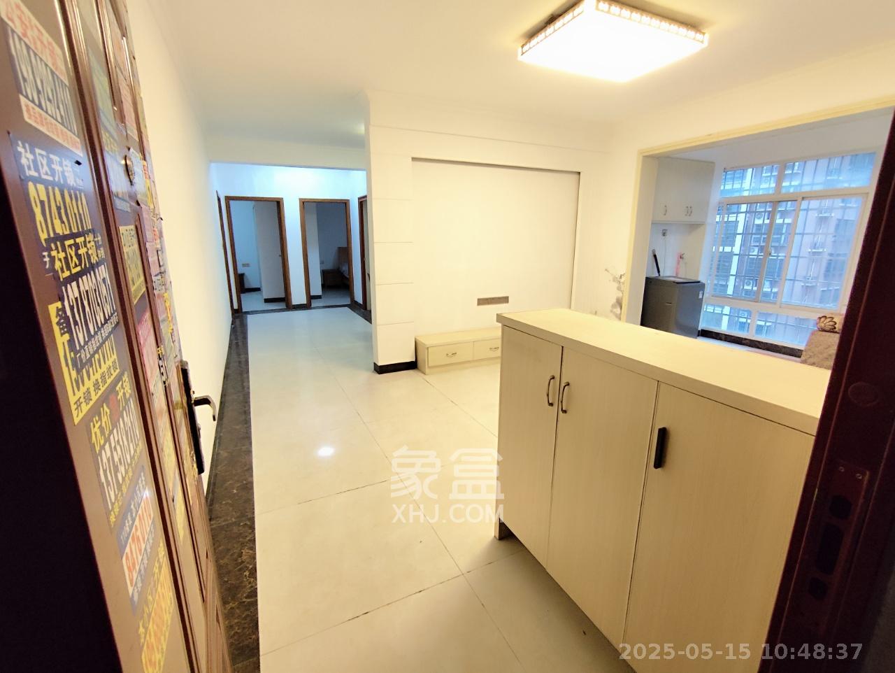 和润园一、二期 3室2厅1卫 2000.0元/月 和润园一、二期 3室2厅1卫 2000.0元/月室内图