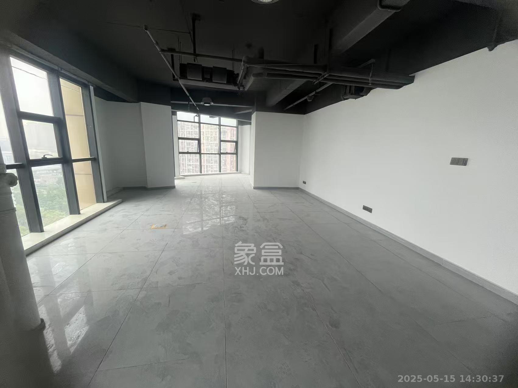 万坤图财富广场   204.0㎡      10000.0元/月室内图