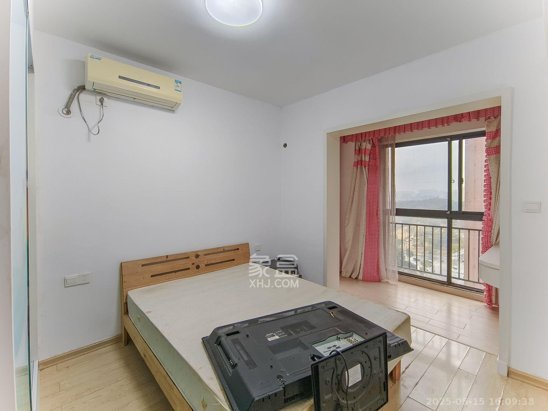 三一街区  3室2厅1卫   1500.00元/月室内图