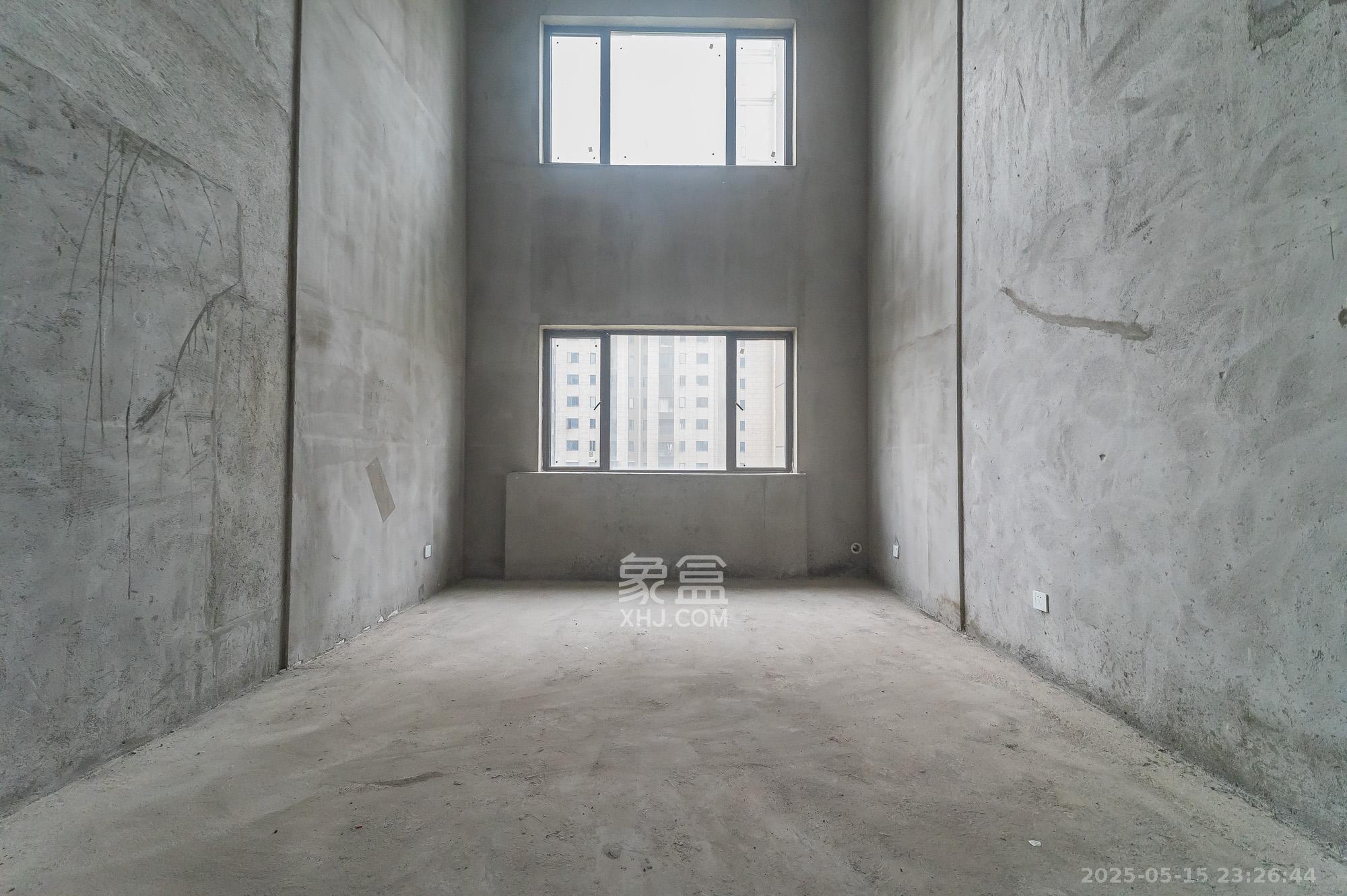 星湖湾二期高层  4室2厅2卫    100.0万 星湖湾二期高层  4室2厅2卫    100.0万客厅