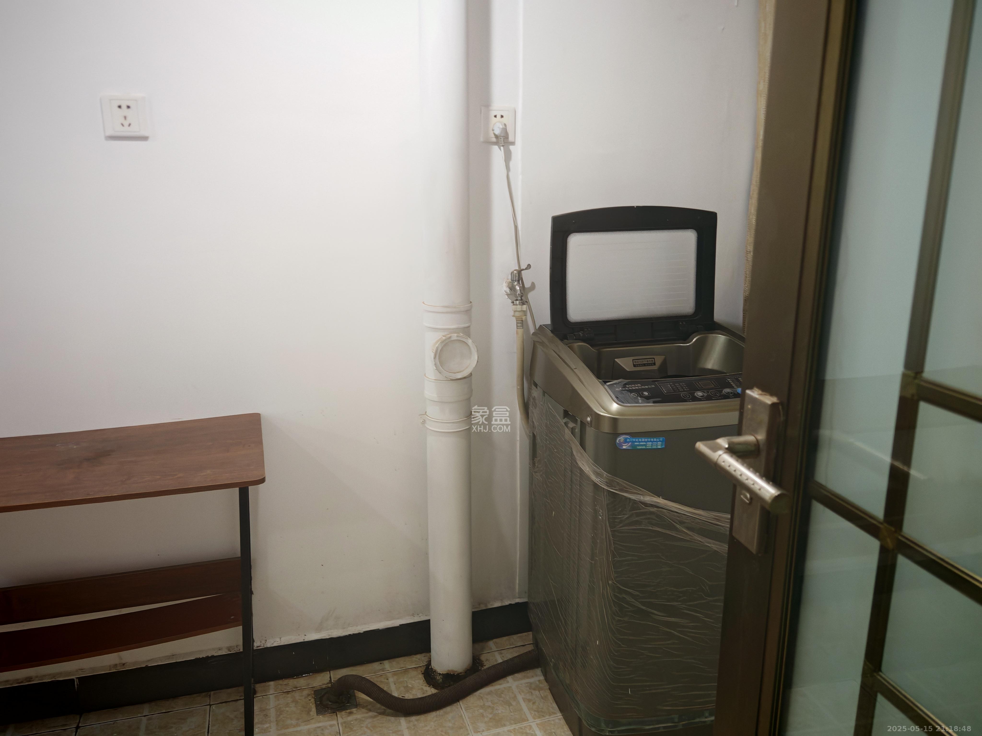 阳光晶城  2室2厅1卫   1800.00元/月室内图