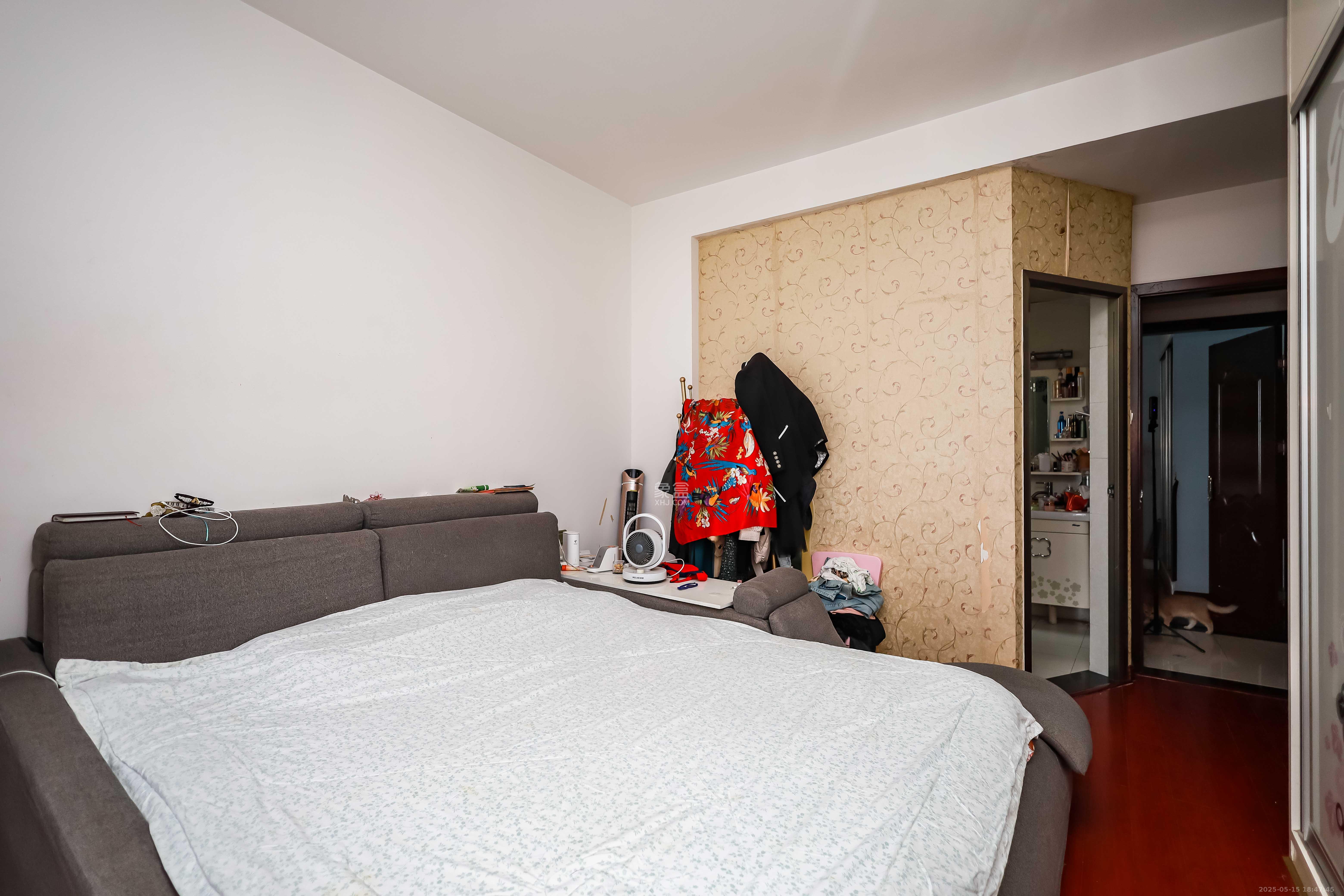 莱茵城  3室2厅2卫    95.8万 莱茵城  3室2厅2卫    95.8万卧室