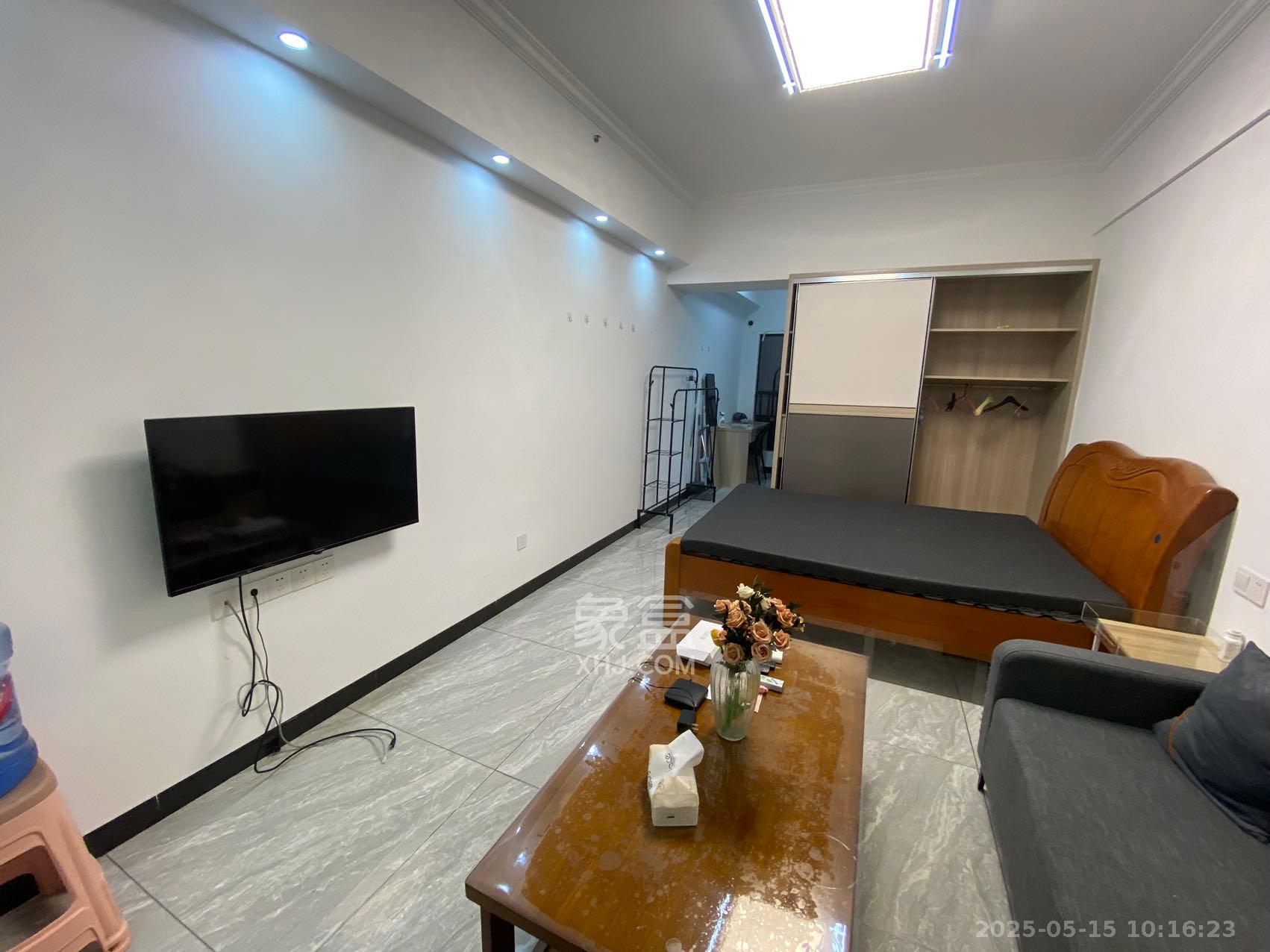 中建芙蓉嘉苑  1室1厅1卫    1500.0元/月
