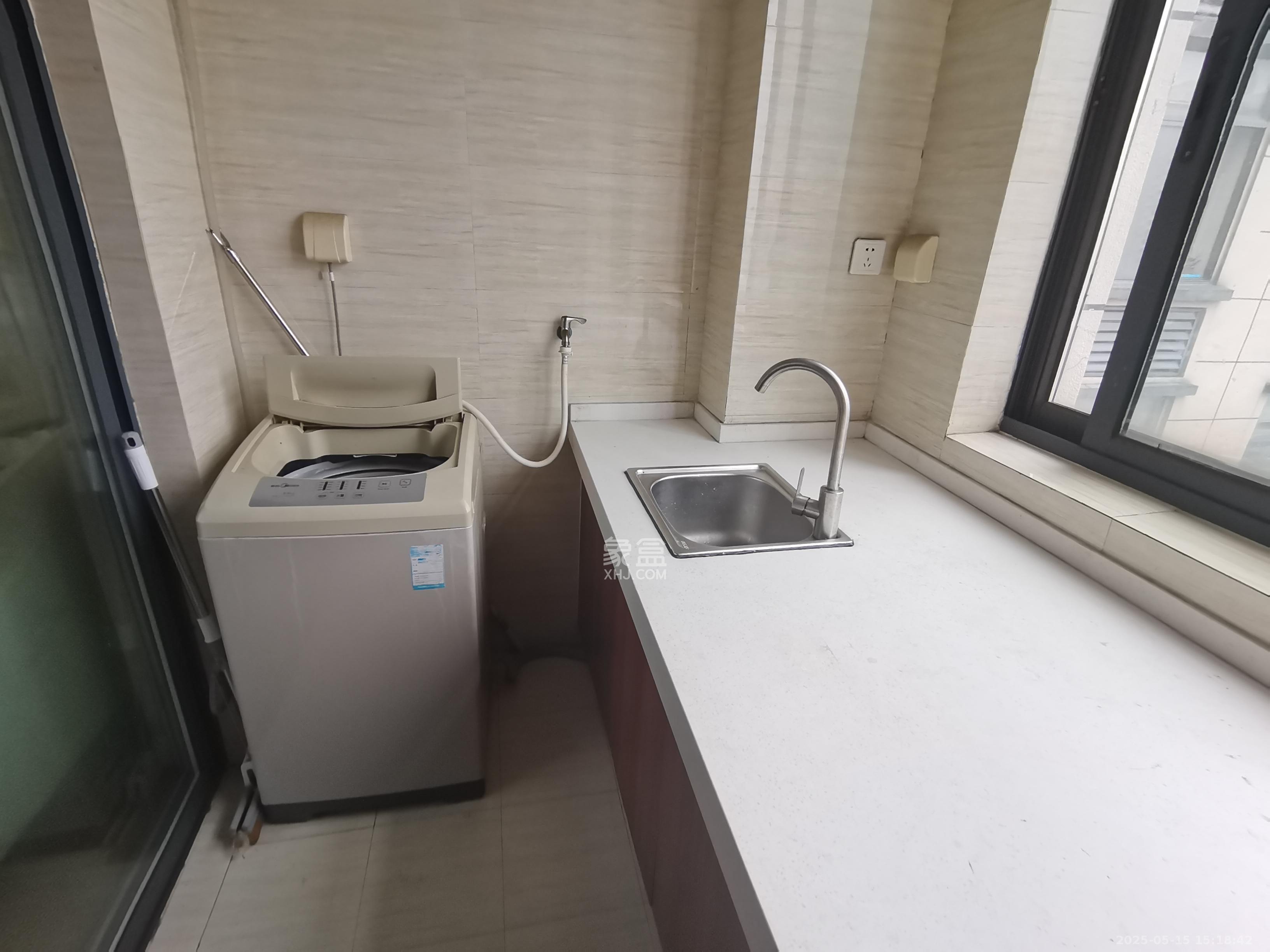 中建木莲工社  1室1厅1卫   1300.00元/月室内图