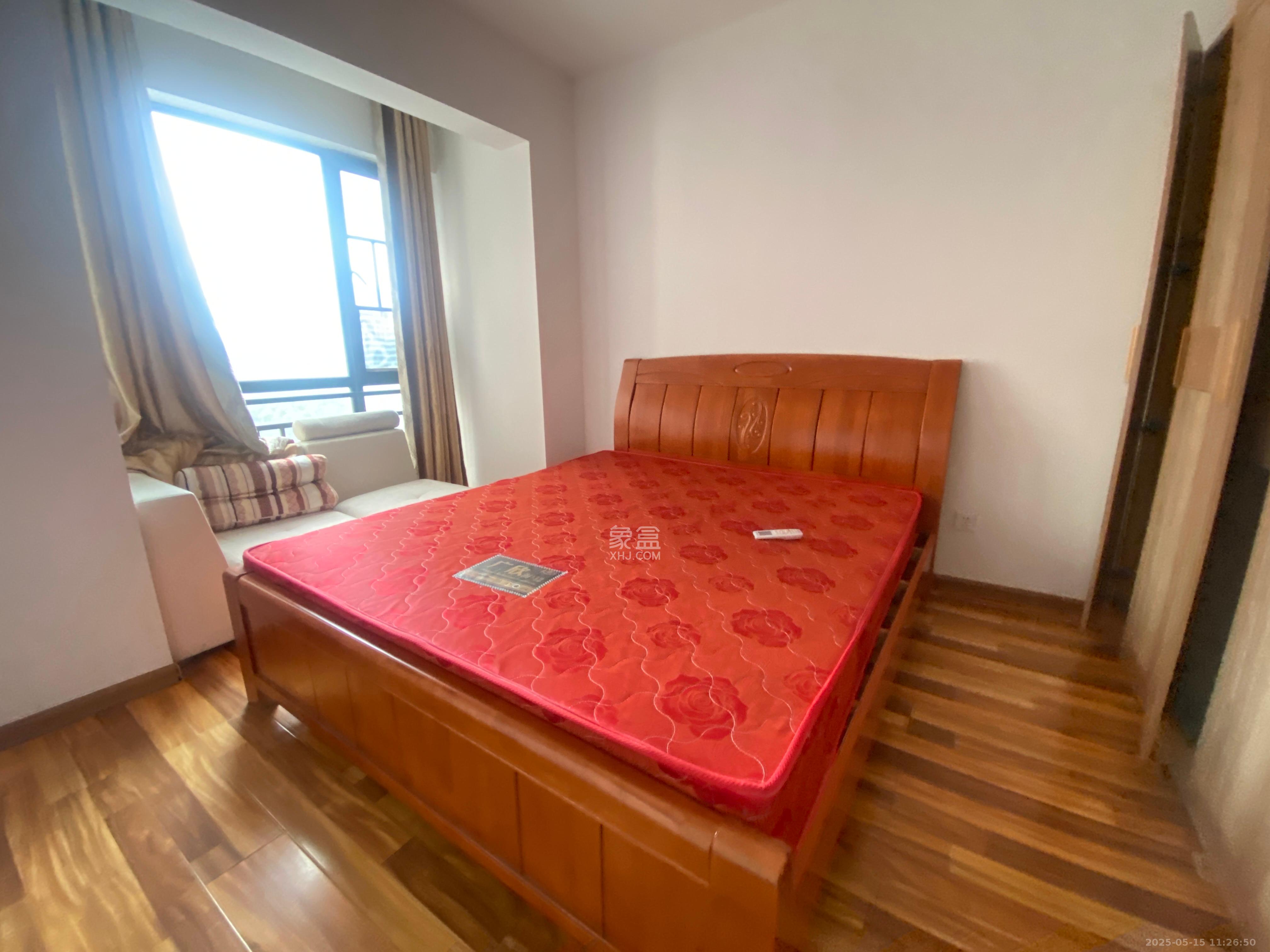 旭辉华庭 1室2厅1卫 1600.0元/月 旭辉华庭 1室2厅1卫 1600.0元/月室内图