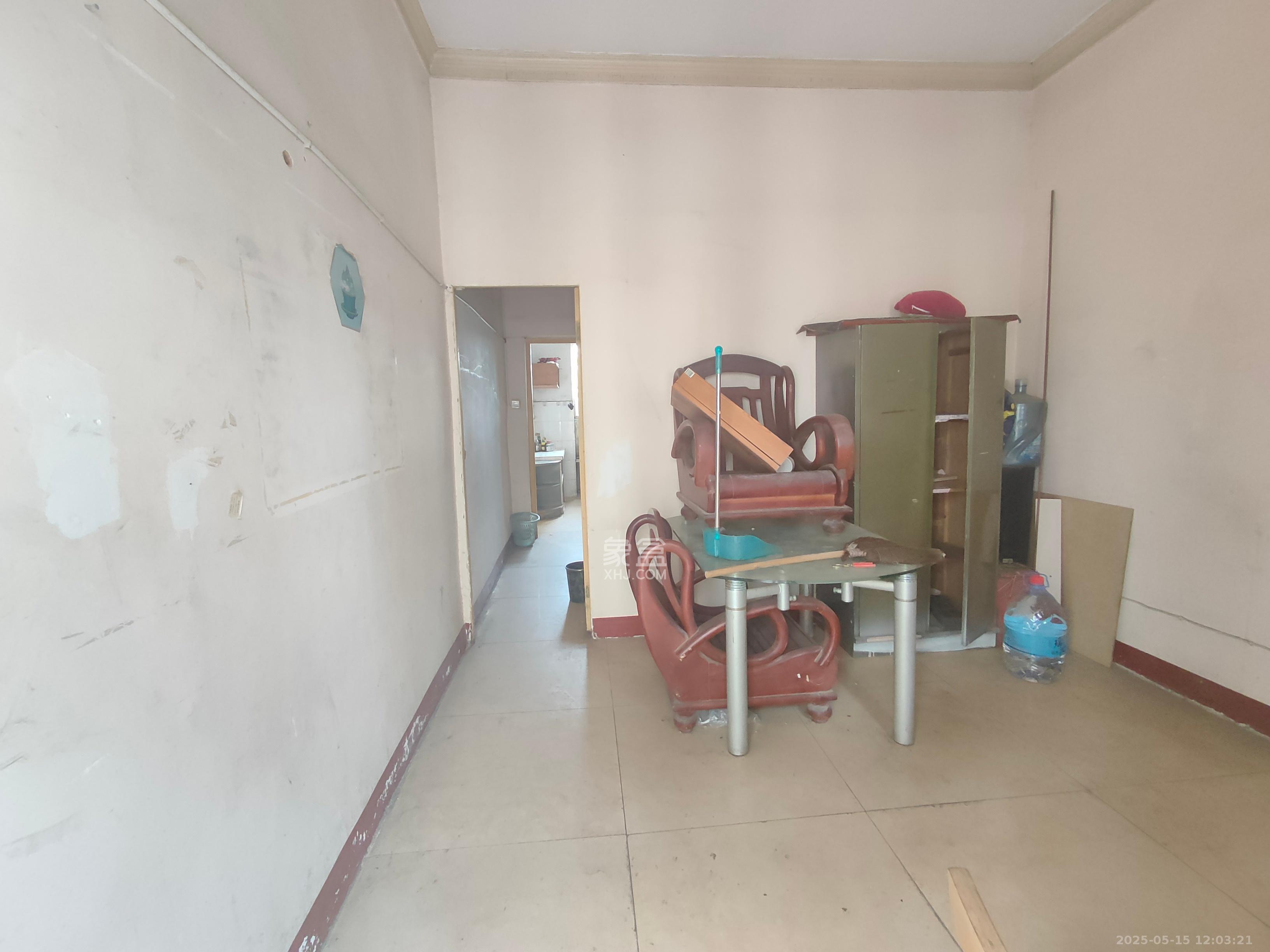 中建五局信和苑三区 2室2厅1卫 800.0元/月 中建五局信和苑三区 2室2厅1卫 800.0元/月室内图