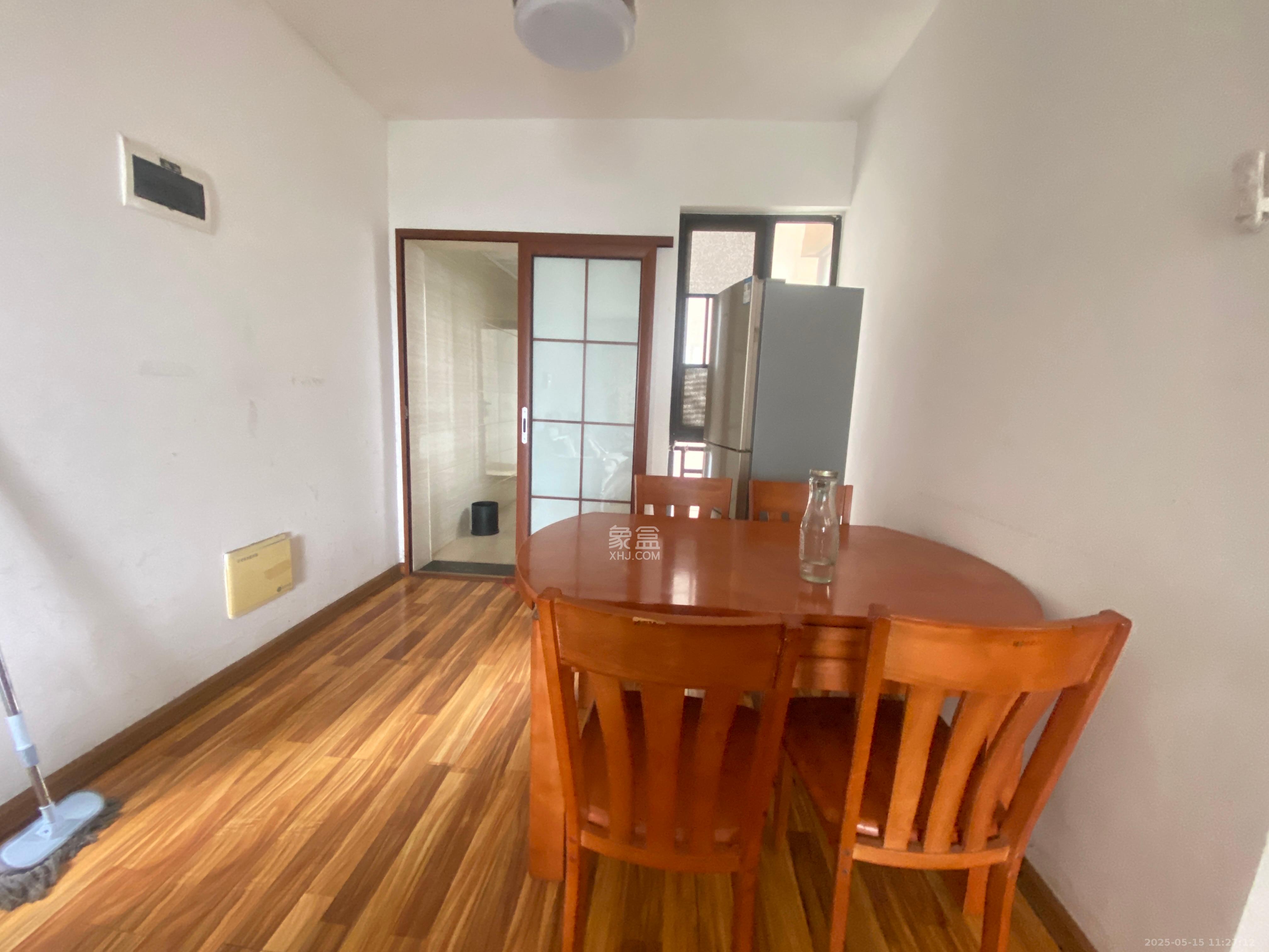 旭辉华庭 1室2厅1卫 1600.0元/月 旭辉华庭 1室2厅1卫 1600.0元/月室内图