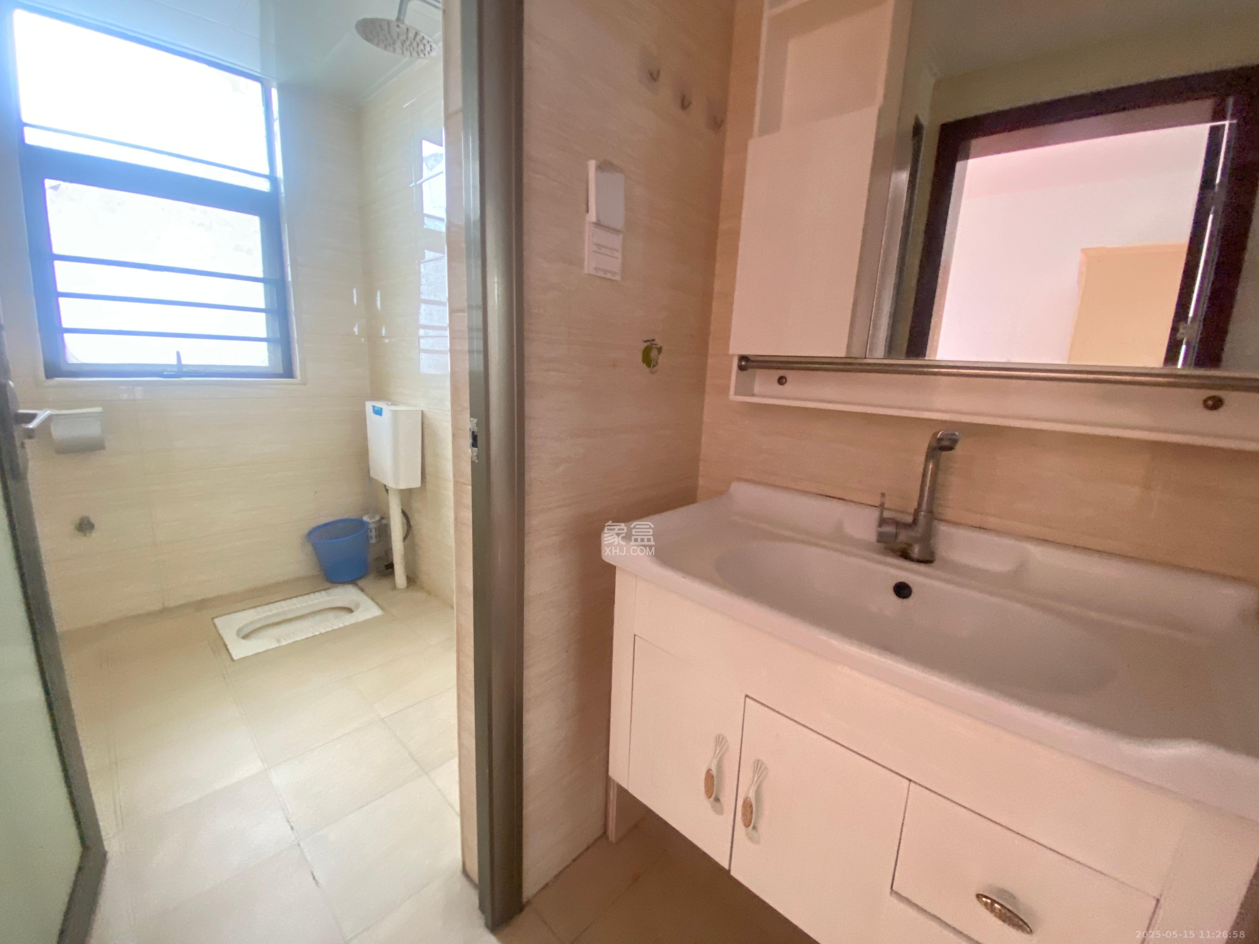 旭辉华庭 1室2厅1卫 1600.0元/月 旭辉华庭 1室2厅1卫 1600.0元/月室内图