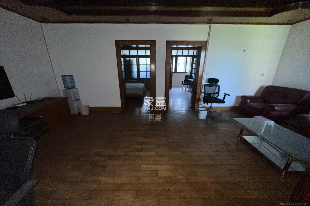 省进出口公司宿舍  2室2厅1卫    1300.0元/月 省进出口公司宿舍  2室2厅1卫    1300.0元/月室内图