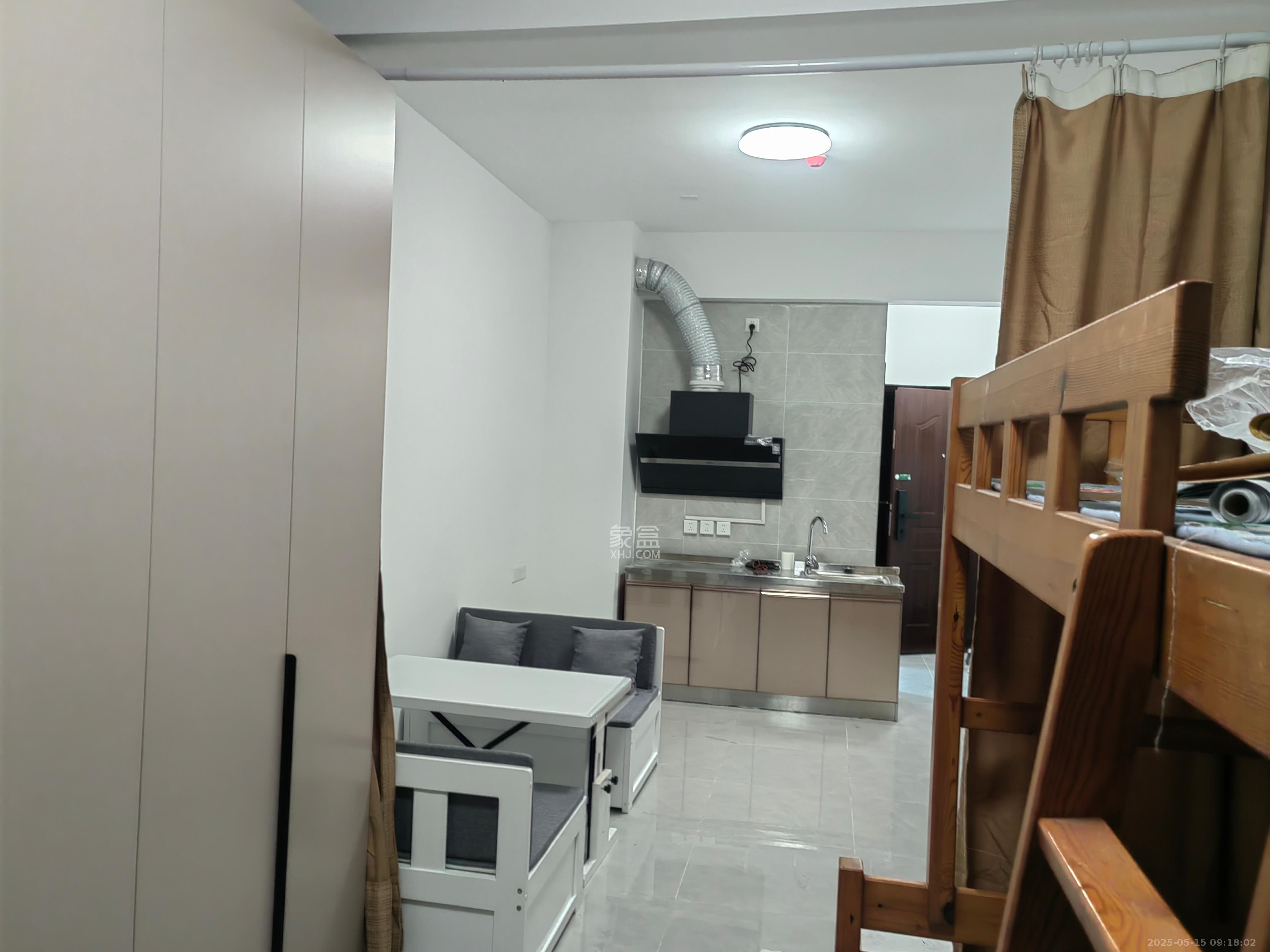 鑫远熙山 1室1厅1卫 1400.0元/月 鑫远熙山 1室1厅1卫 1400.0元/月室内图