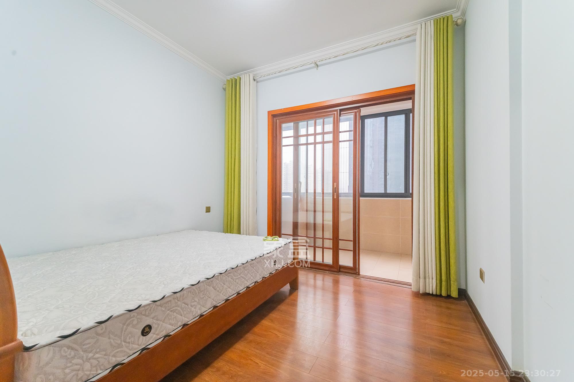 恒基凯旋门一二期 4室2厅2卫 130.0万 恒基凯旋门一二期 4室2厅2卫 130.0万卧室