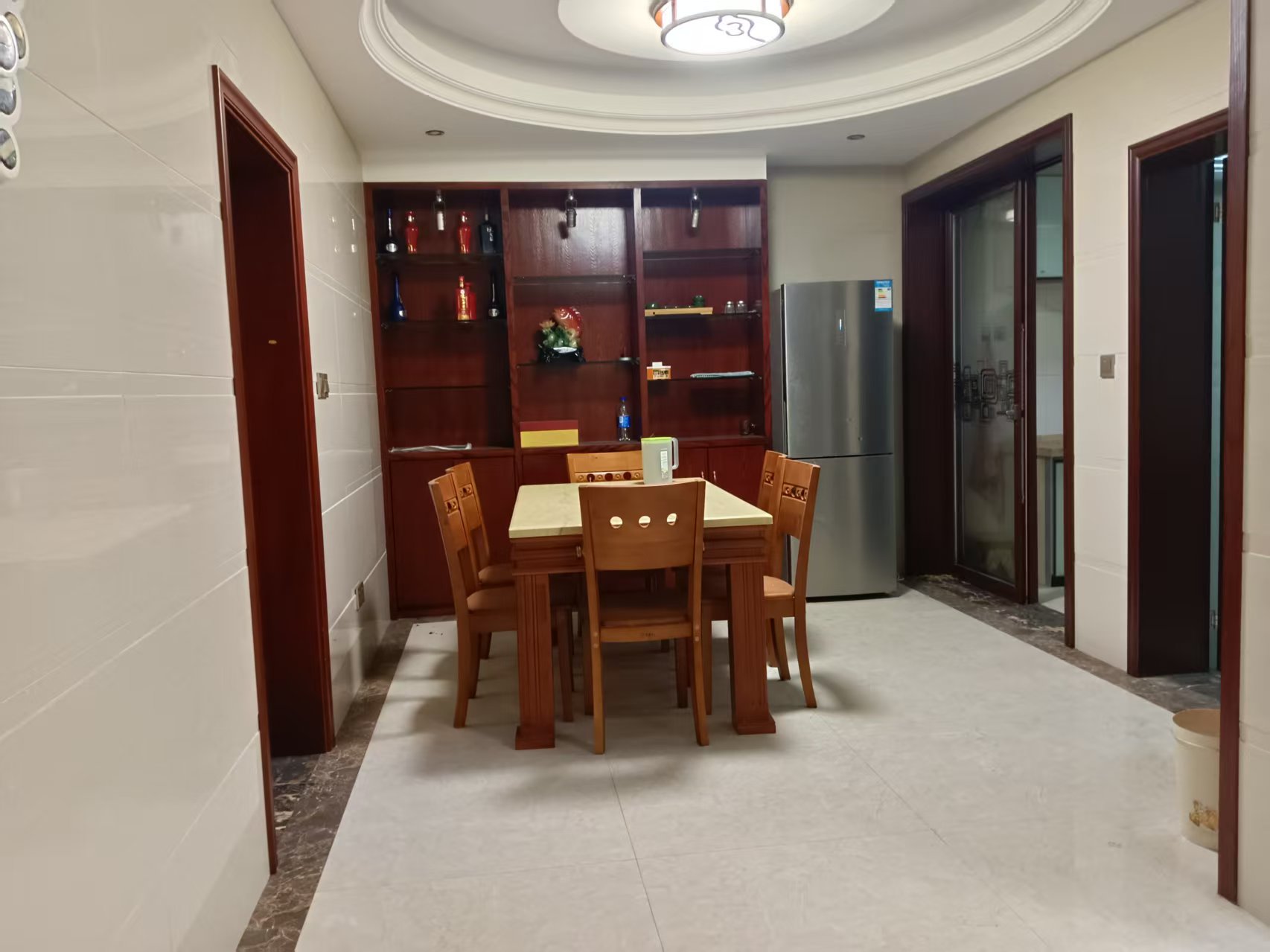 雅士林安置房 3室2厅2卫 1400.0元/月 雅士林安置房 3室2厅2卫 1400.0元/月室内图