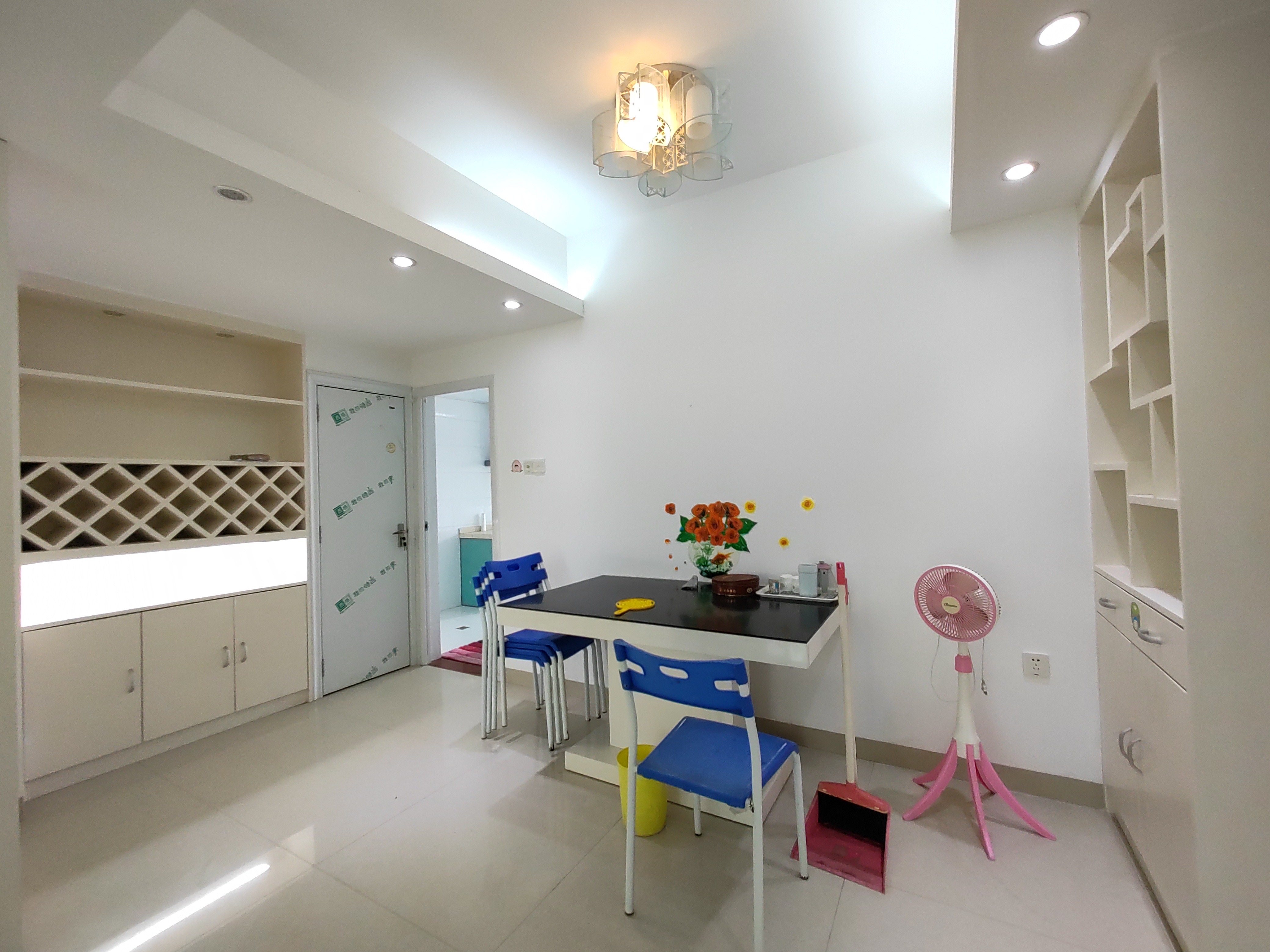 富源佳园 3室2厅2卫 2500.0元/月 富源佳园 3室2厅2卫 2500.0元/月室内图