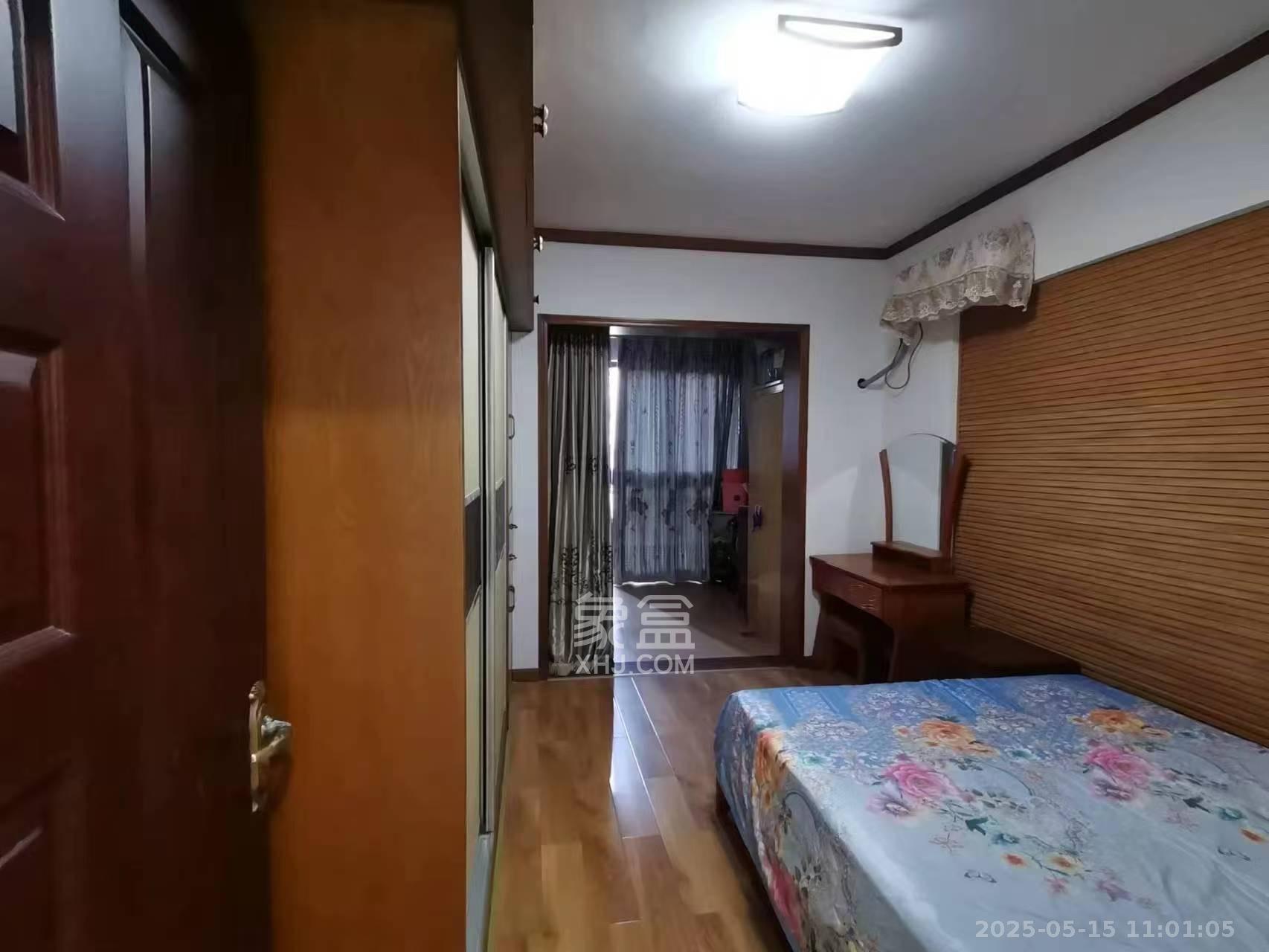 世景华庭  4室2厅2卫    2200.0元/月 世景华庭  4室2厅2卫    2200.0元/月