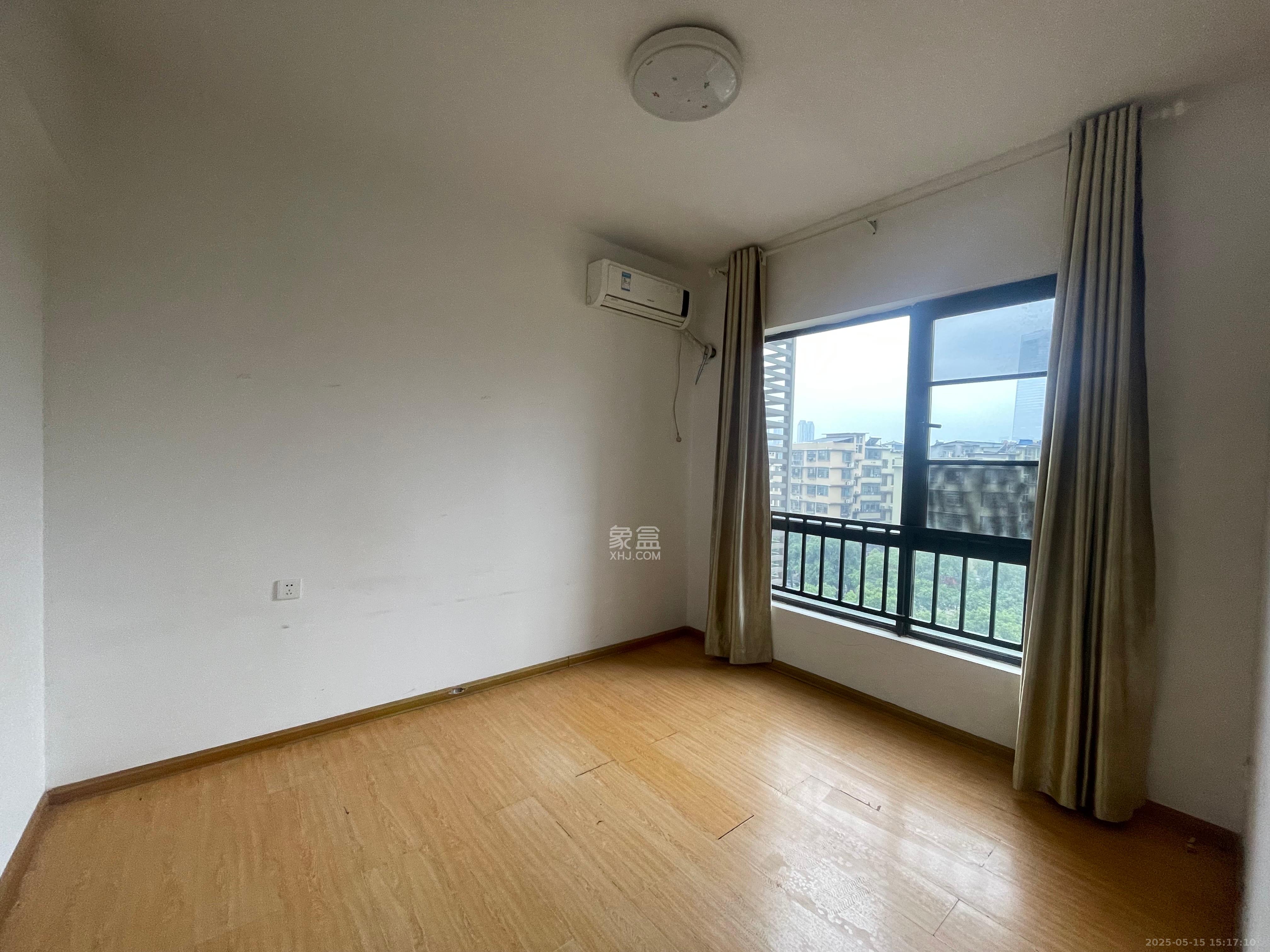 达美D6区  3室2厅1卫   2400.00元/月室内图
