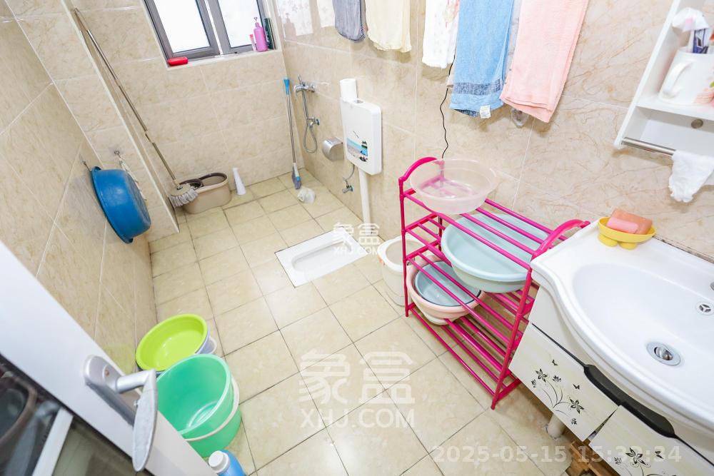 八方小区C区  3室2厅2卫   4200.00元/月室内图