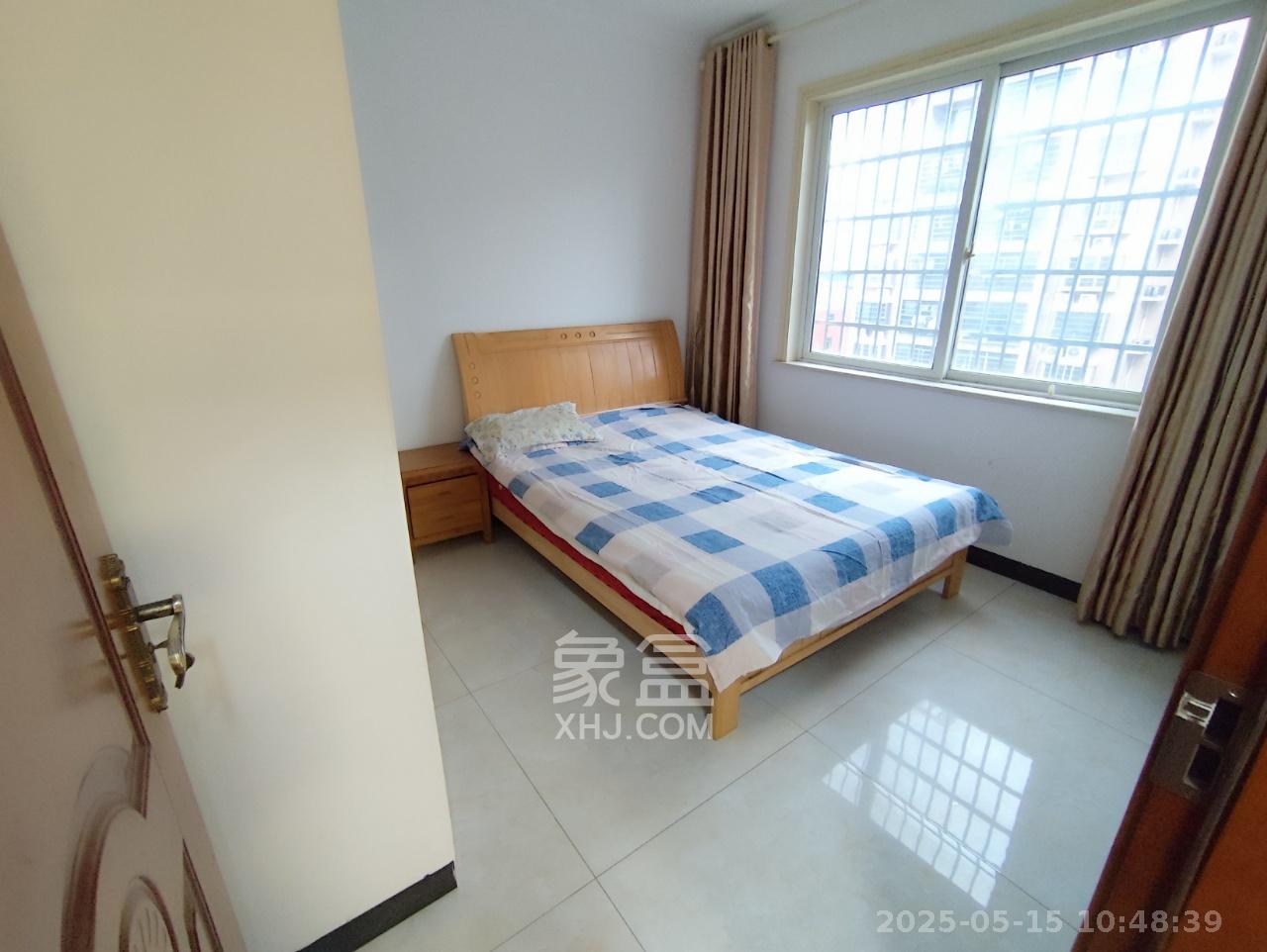 和润园一、二期 3室2厅1卫 2000.0元/月 和润园一、二期 3室2厅1卫 2000.0元/月室内图