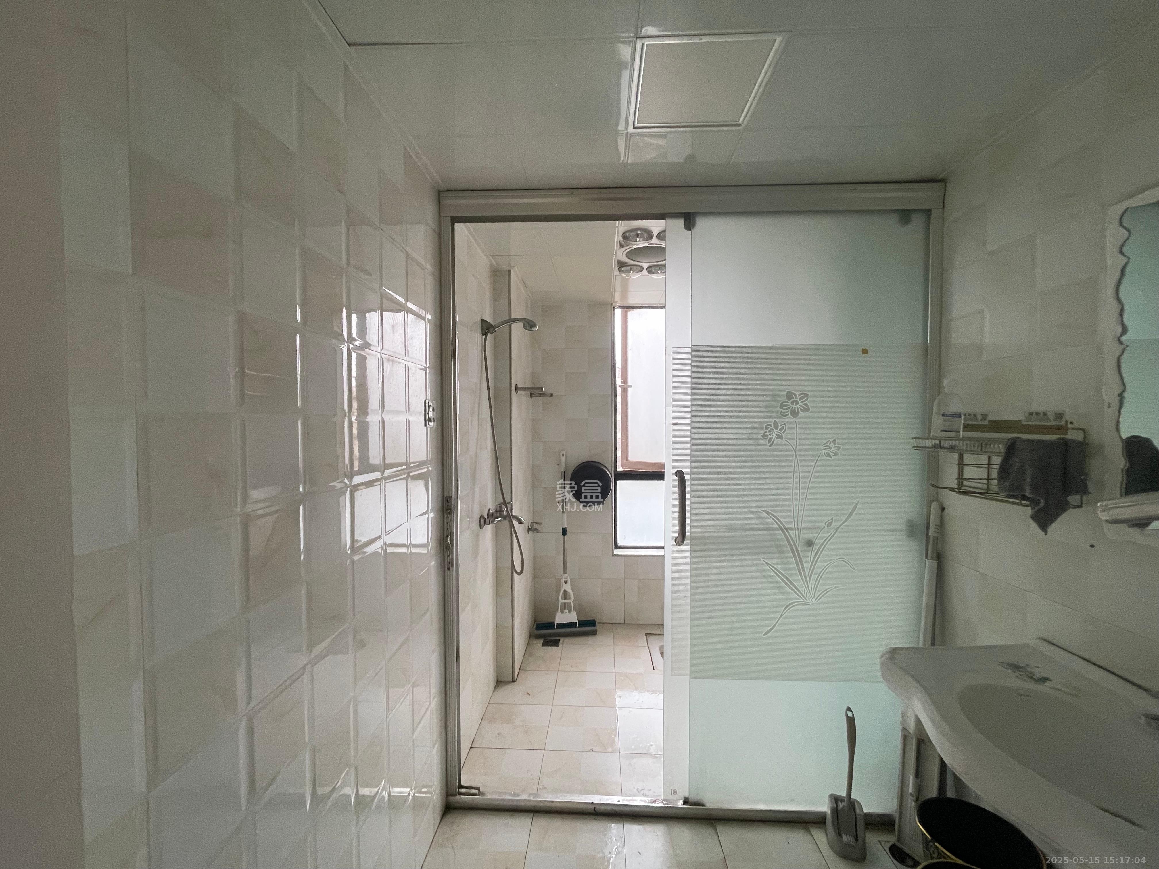 达美D6区  3室2厅1卫   2400.00元/月室内图