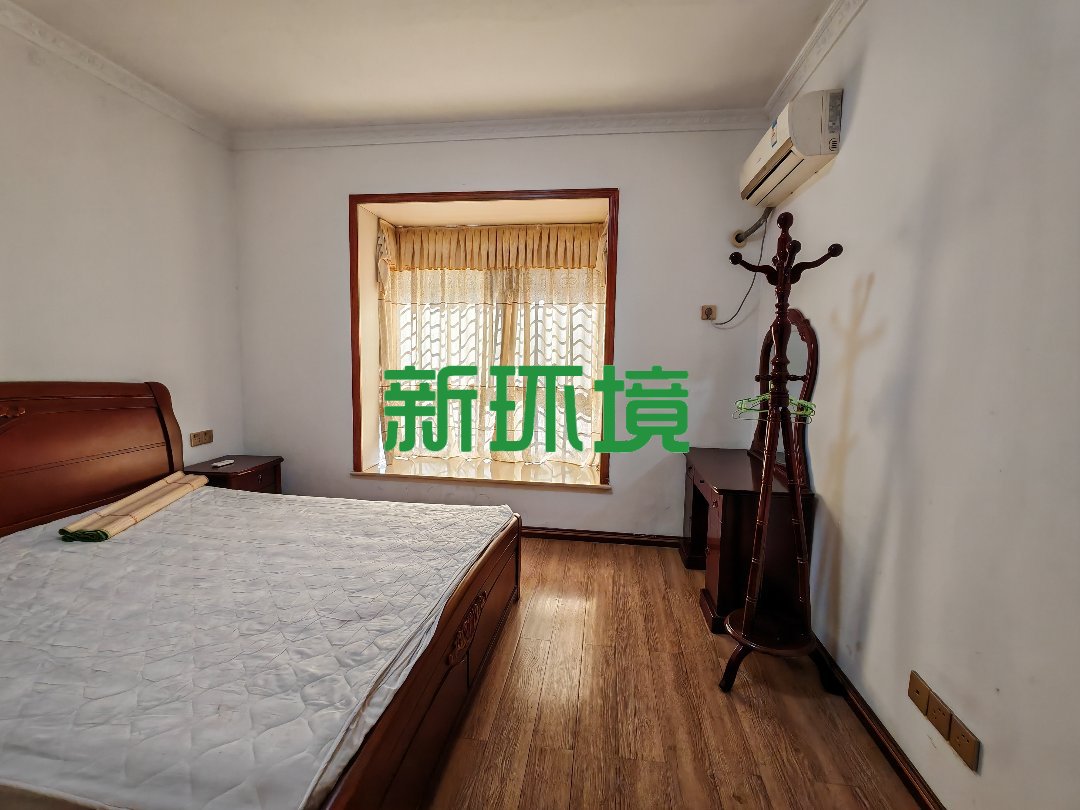幸福阳光小区  3室2厅2卫   60.00万客厅