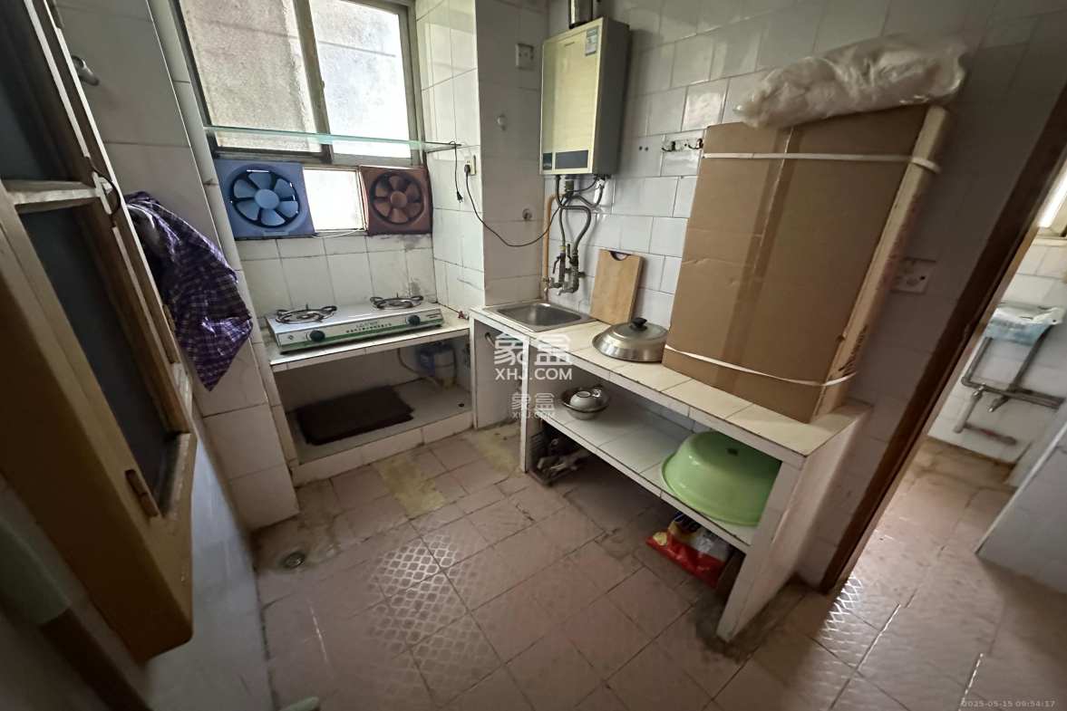 省进出口公司宿舍  2室2厅1卫    1300.0元/月 省进出口公司宿舍  2室2厅1卫    1300.0元/月室内图