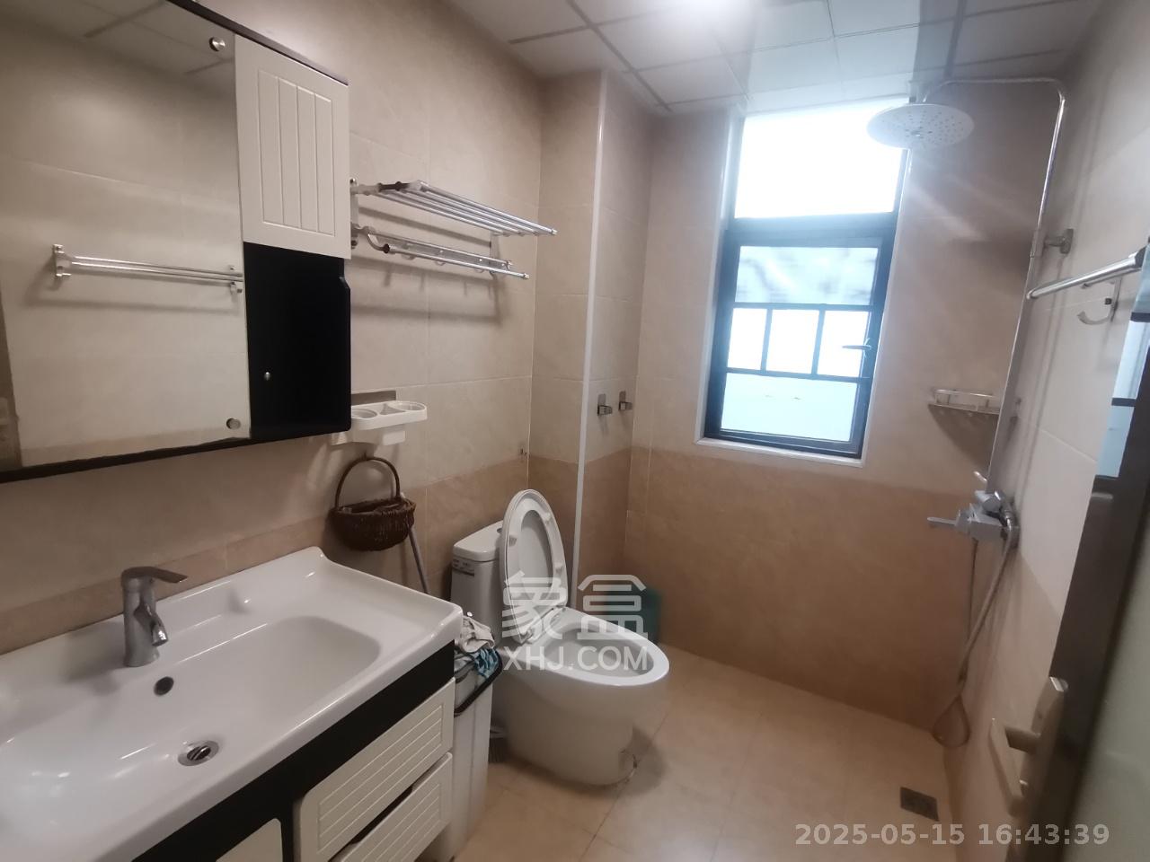 卓越浅水湾  4室2厅2卫   3500.00元/月室内图