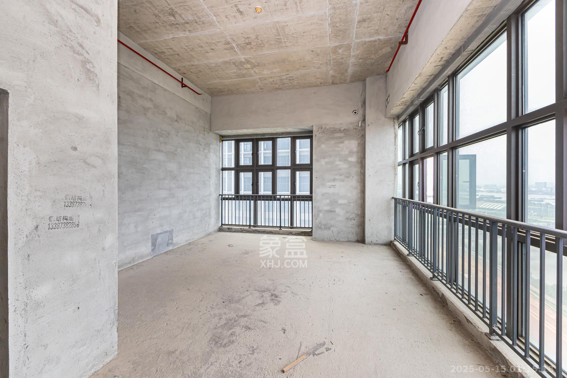 长燃润和天地(长润小区印湘江)  2室2厅1卫    50.0万 长燃润和天地(长润小区印湘江)  2室2厅1卫    50.0万客厅