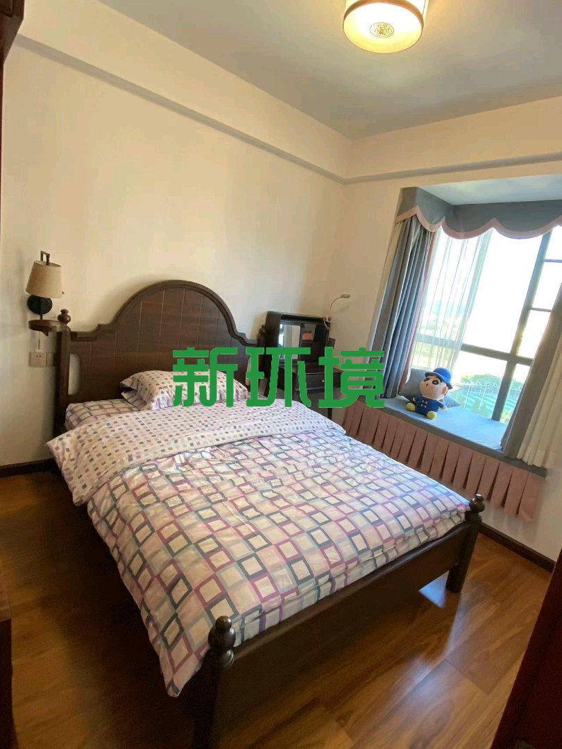 东方明珠  3室2厅2卫   82.00万客厅