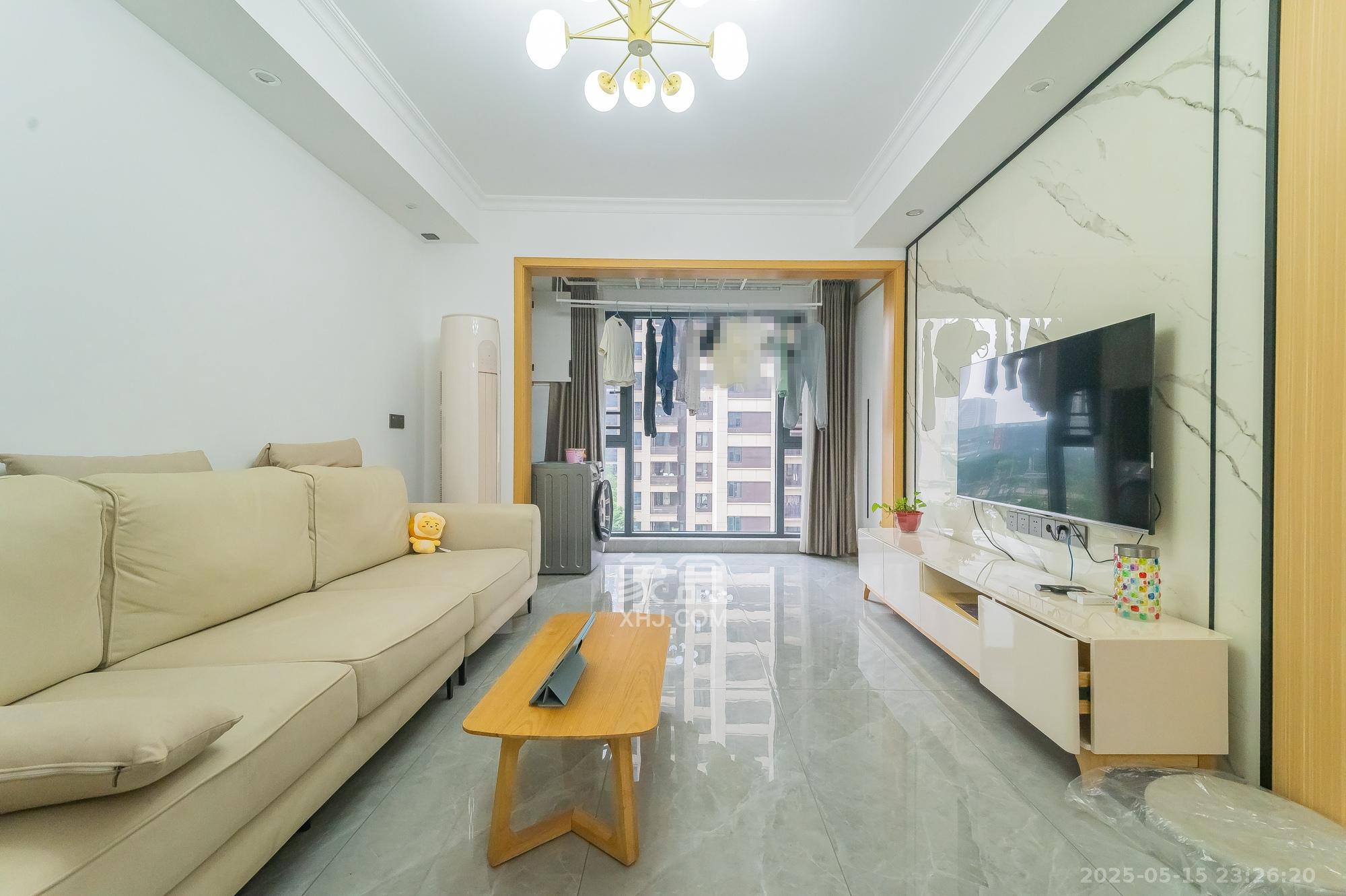 旭辉美的东樾城 3室2厅2卫 99.8万 旭辉美的东樾城 3室2厅2卫 99.8万客厅