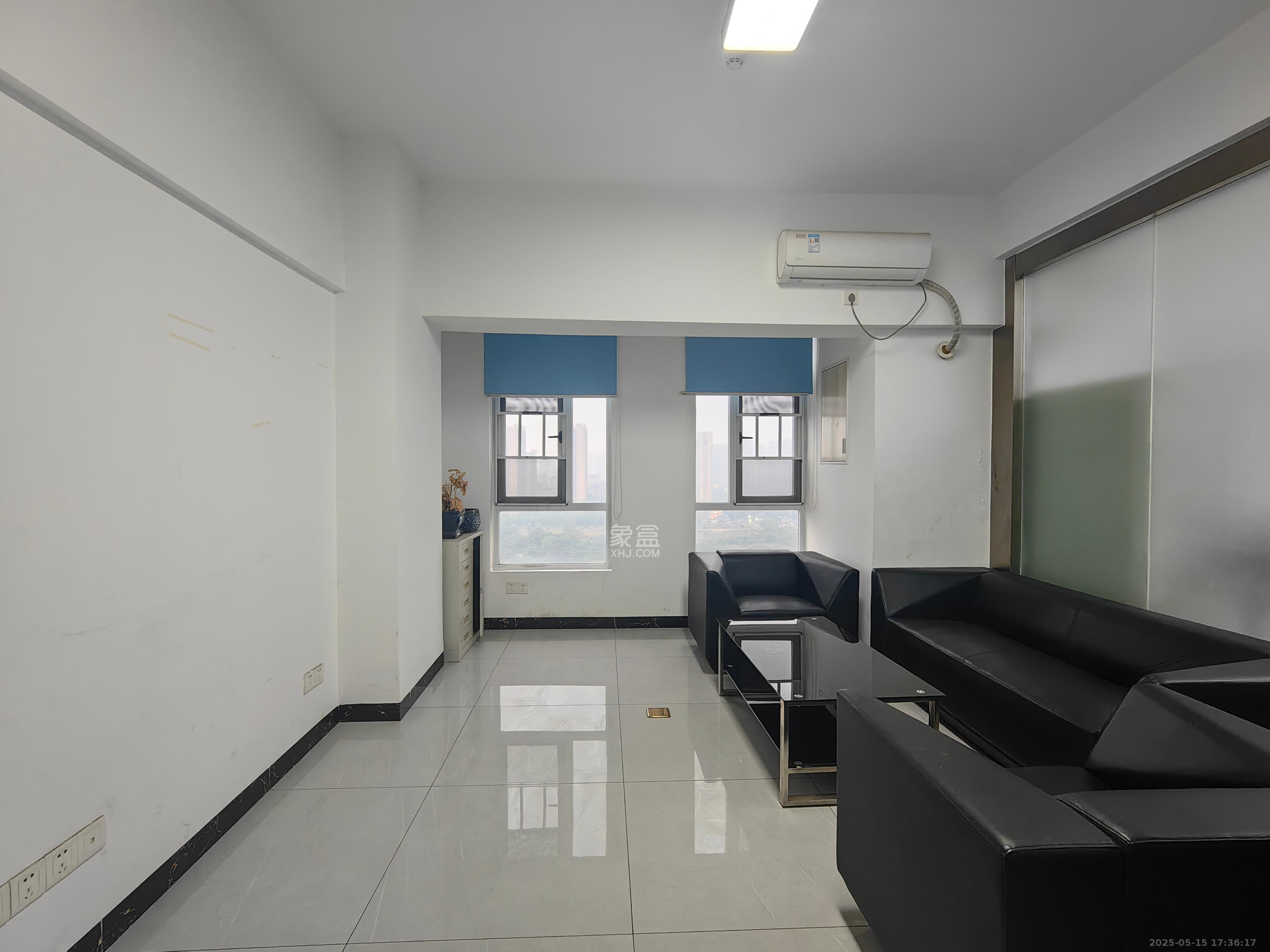 MOMA当代广场 2室1厅1卫 2400.0元/月 MOMA当代广场 2室1厅1卫 2400.0元/月室内图