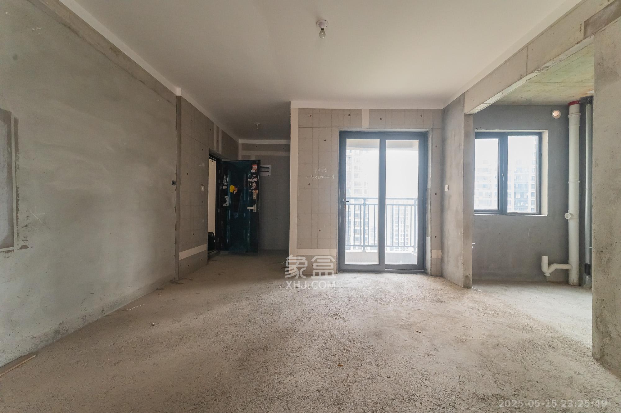 旭辉美的东樾城  4室2厅2卫    116.8万 旭辉美的东樾城  4室2厅2卫    116.8万客厅