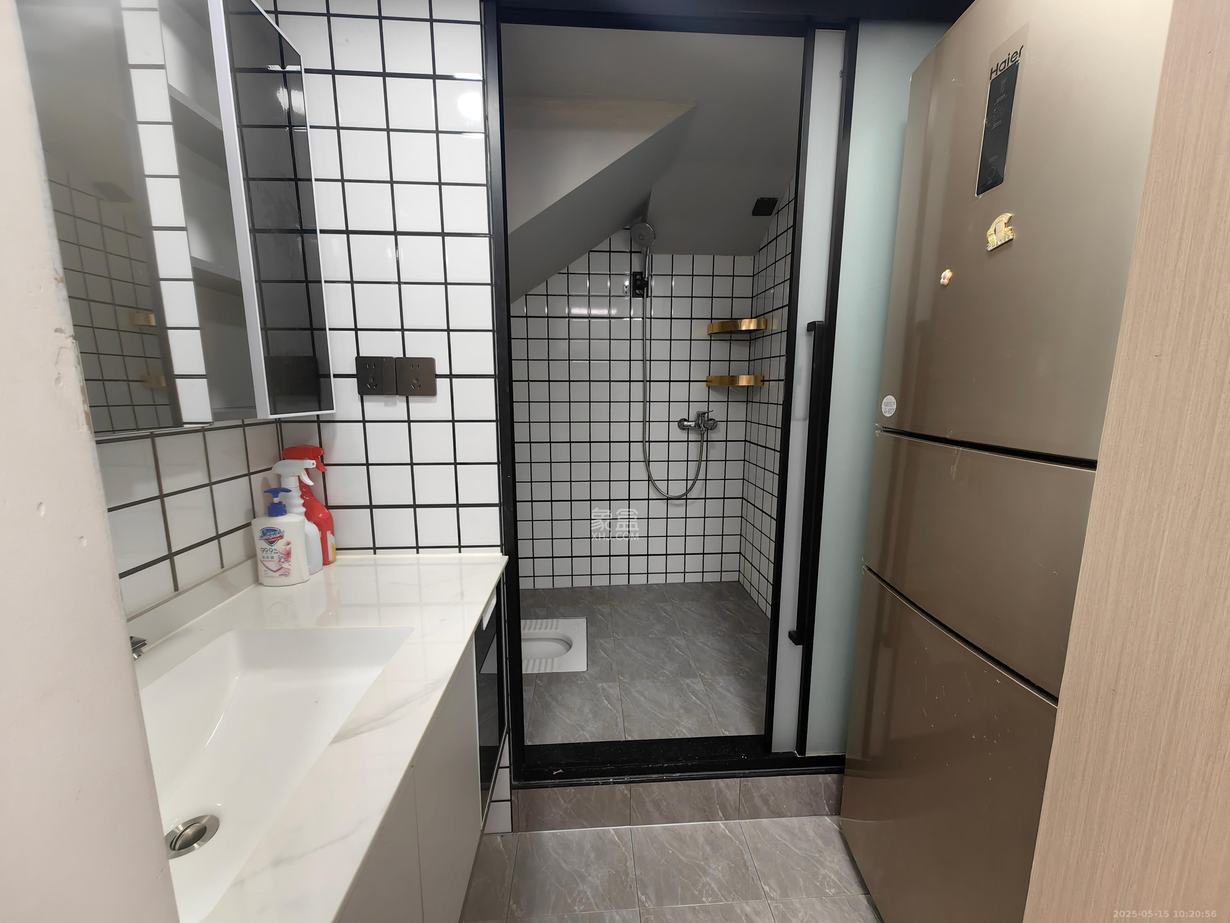 信诚湘江揽月（至善美景大厦）  1室0厅0卫   1800.00元/月室内图