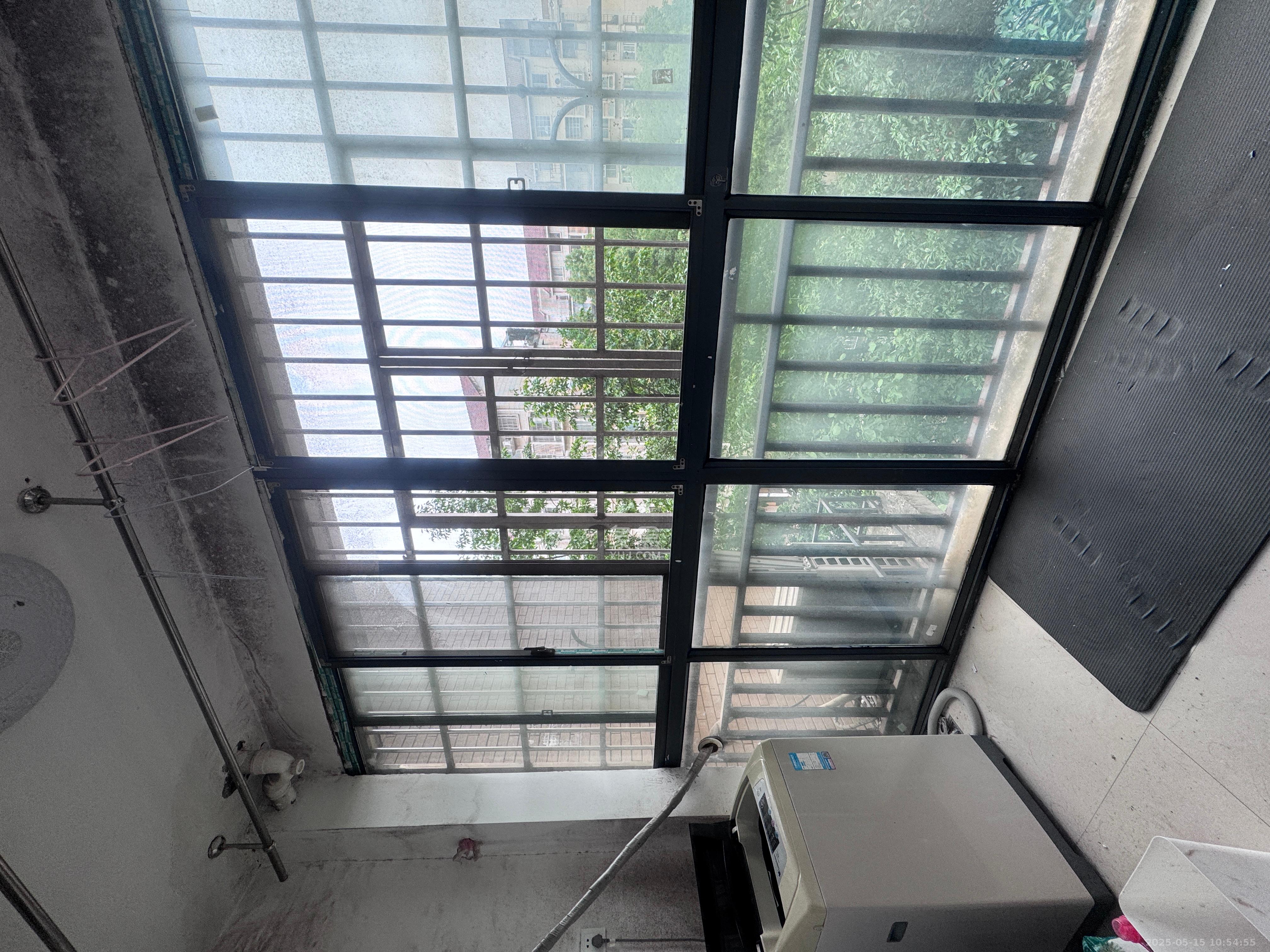 枫华府第  1室1厅1卫   800.00元/月室内图