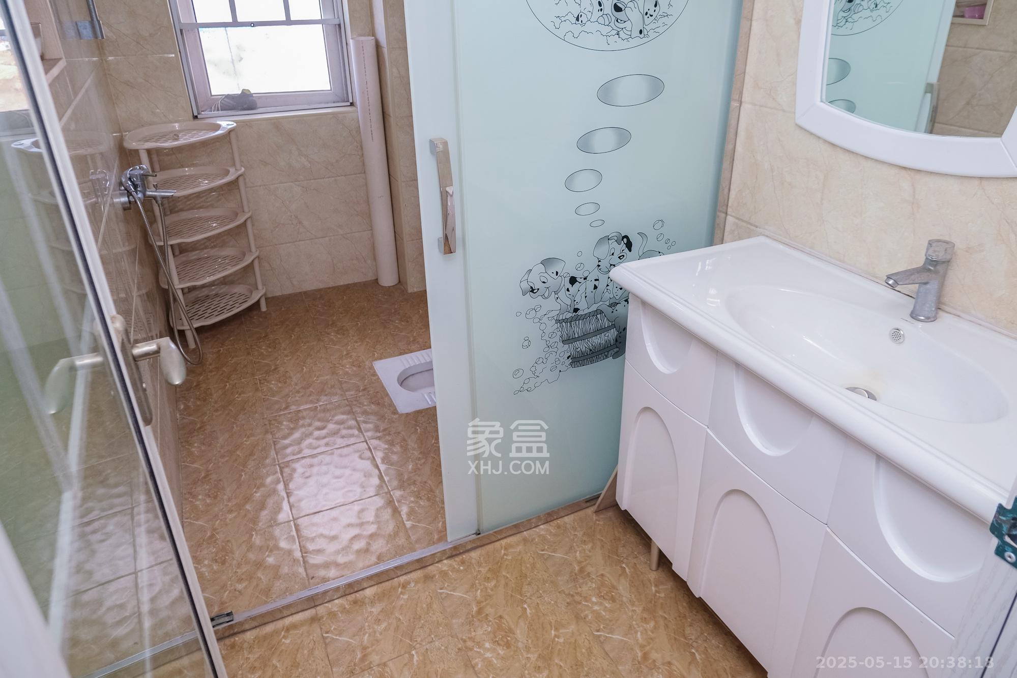 山水湾  4室2厅1卫    85.0万卫生间