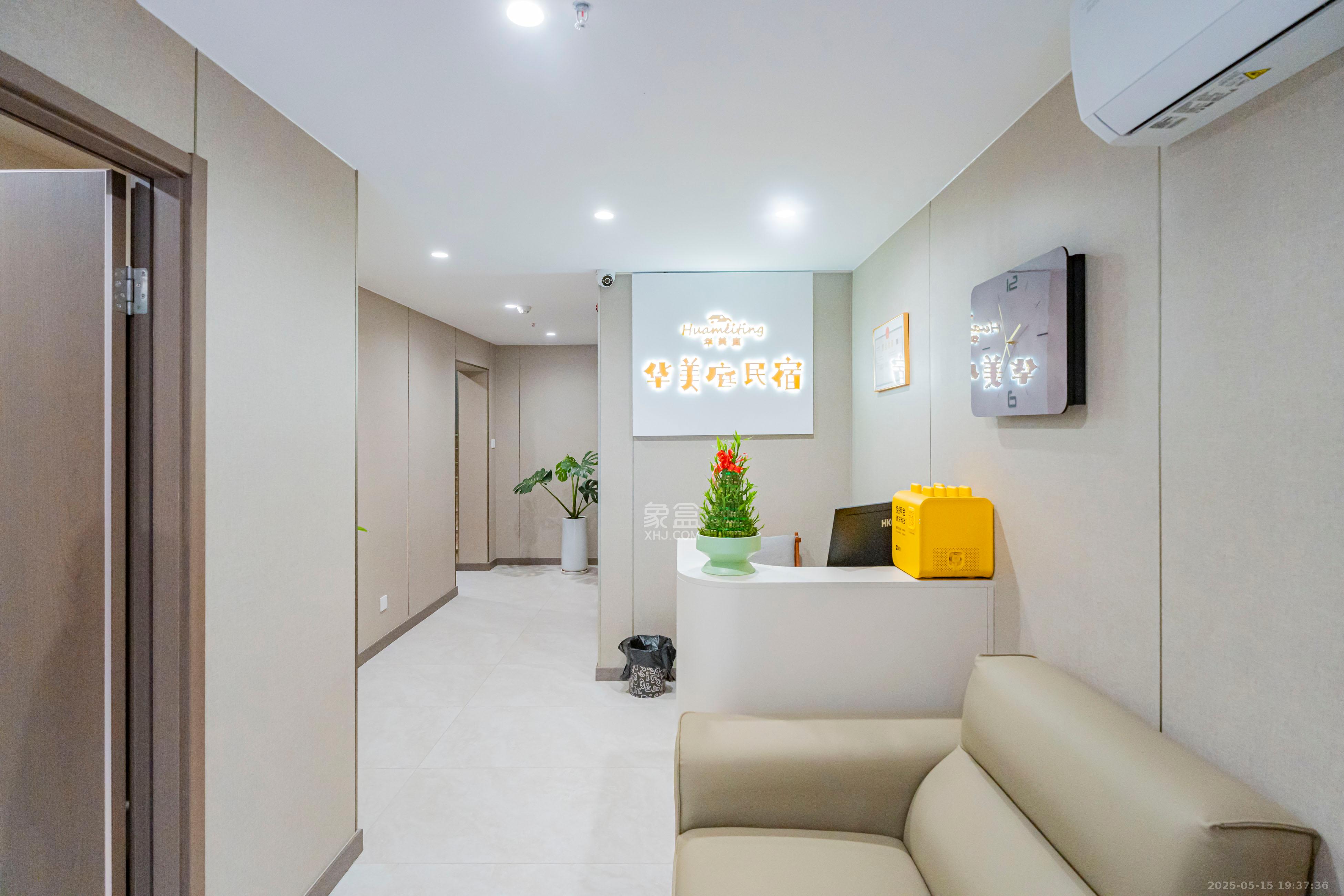 万煦园  10室3厅10卫    400.0万 万煦园  10室3厅10卫    400.0万客厅