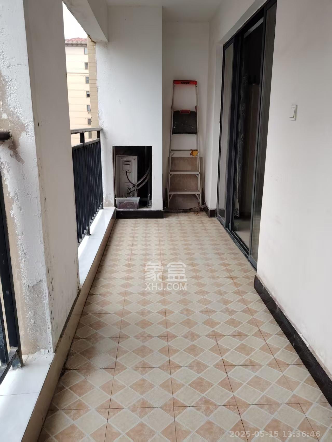 中建芙蓉嘉苑  3室2厅2卫    2200.0元/月室内图