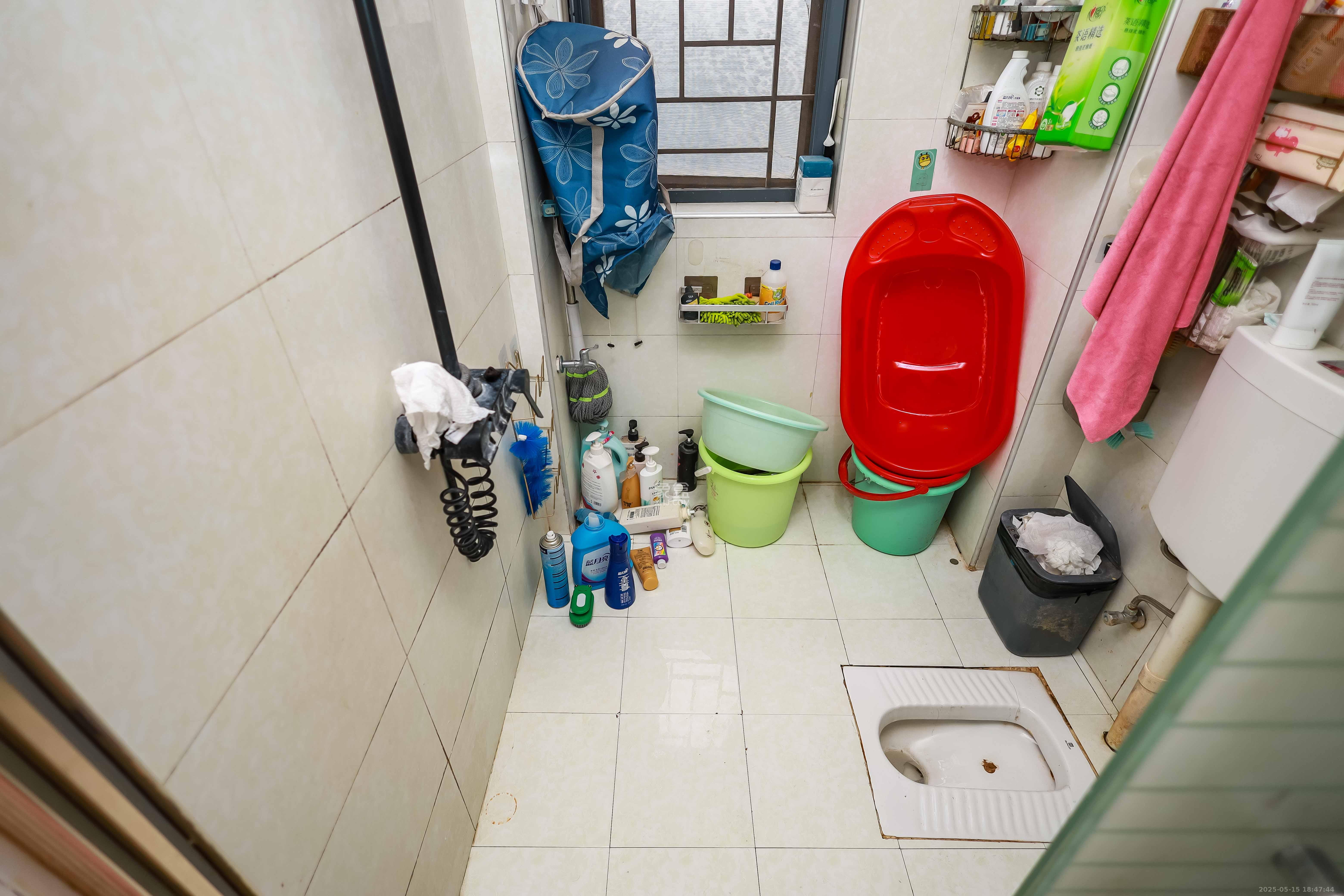 莱茵城  3室2厅2卫    95.8万 莱茵城  3室2厅2卫    95.8万卫生间