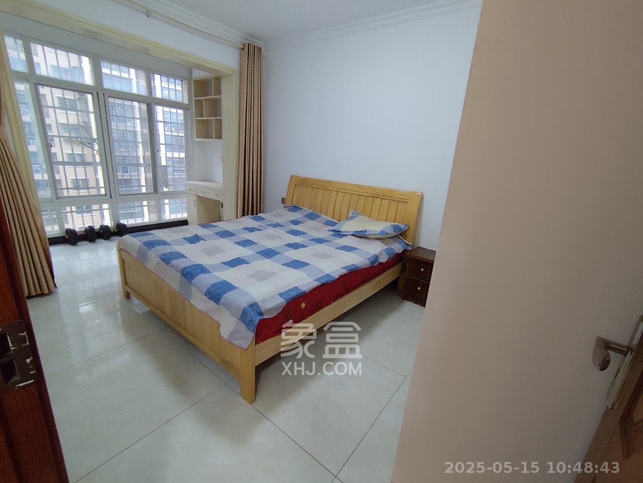 和润园一、二期 3室2厅1卫 2000.0元/月 和润园一、二期 3室2厅1卫 2000.0元/月室内图