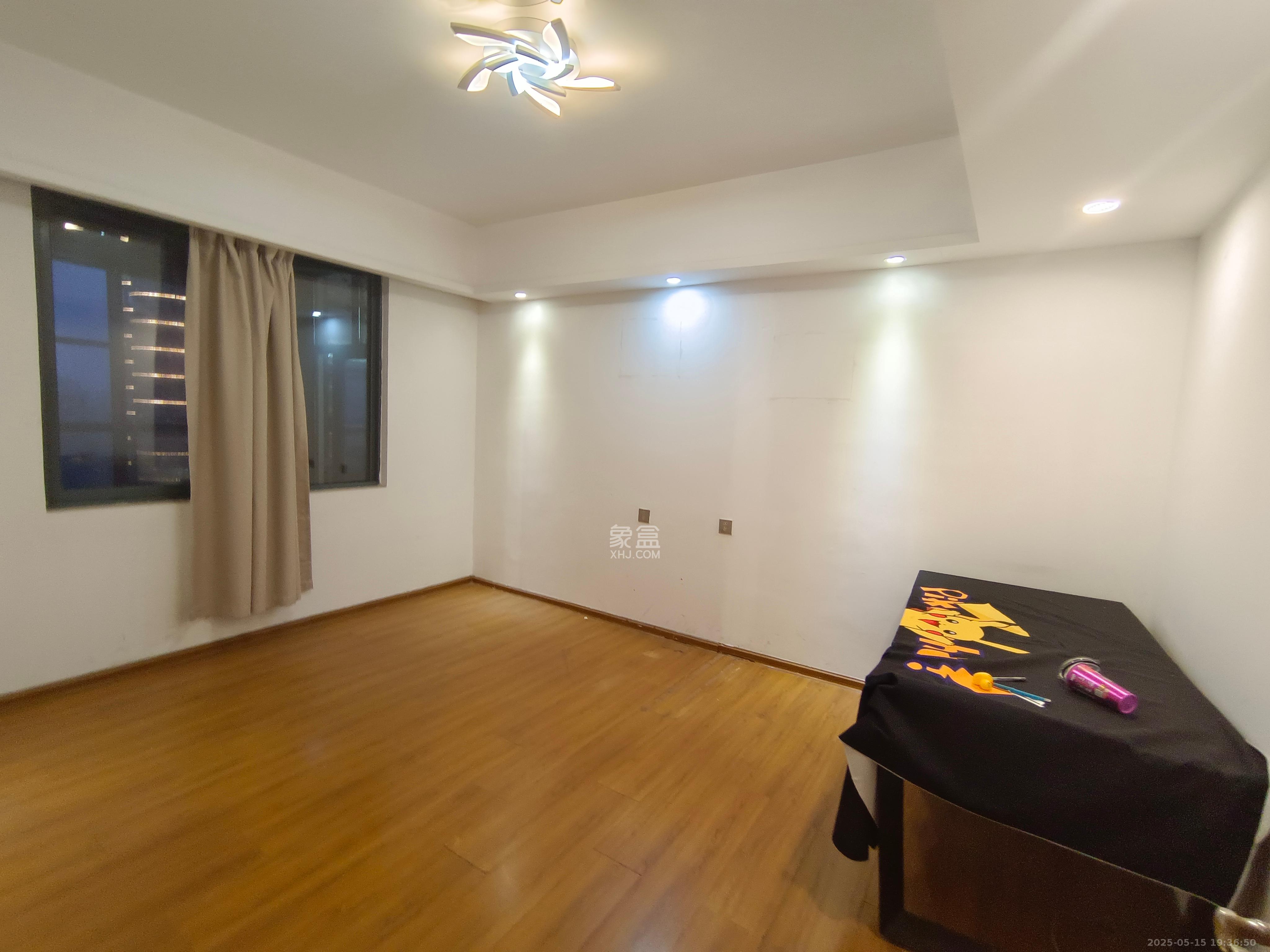 湘江世纪城富湾国际 4室2厅2卫 7500.0元/月 湘江世纪城富湾国际 4室2厅2卫 7500.0元/月室内图