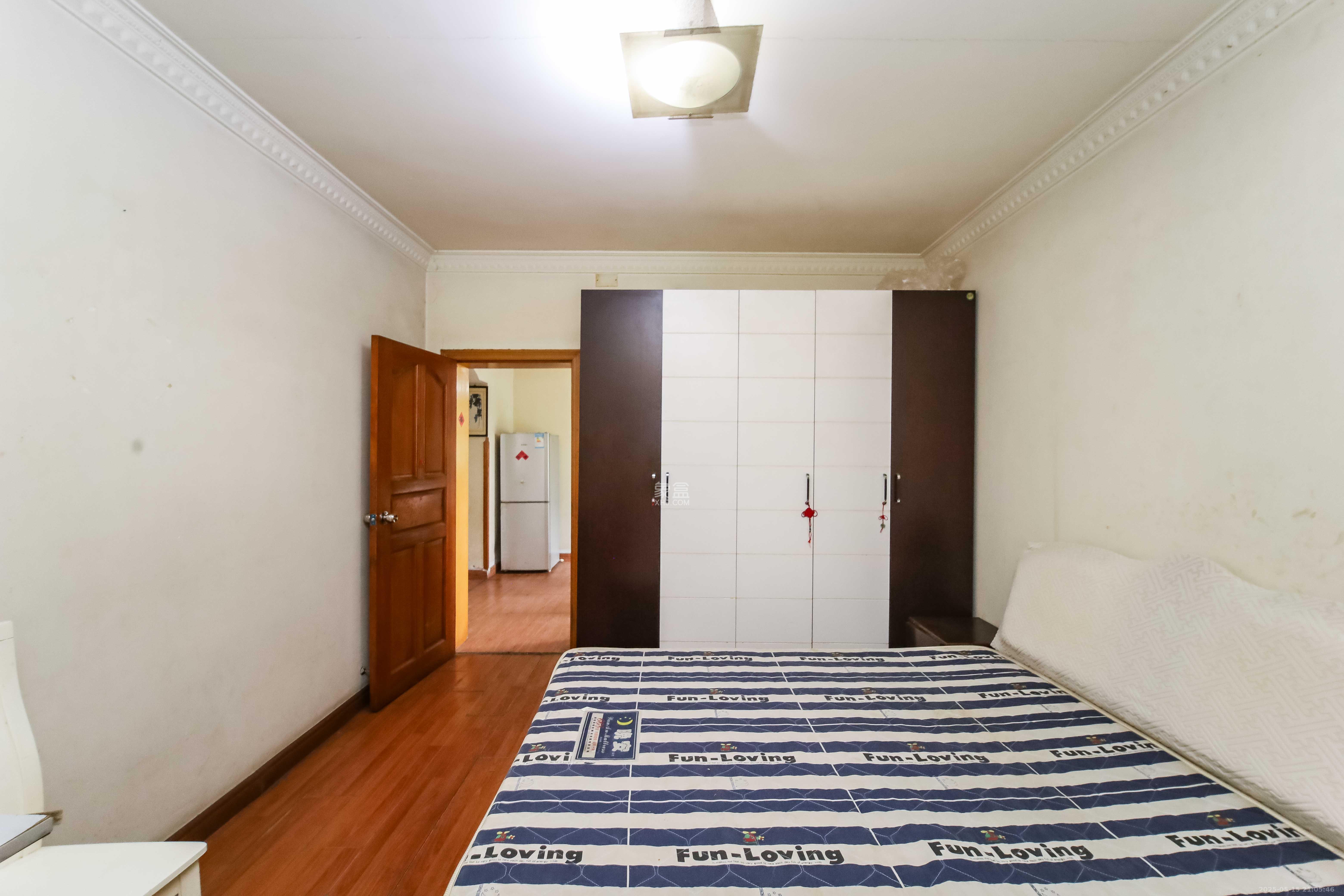 新世纪家园  2室2厅1卫    58.0万 新世纪家园  2室2厅1卫    58.0万卧室