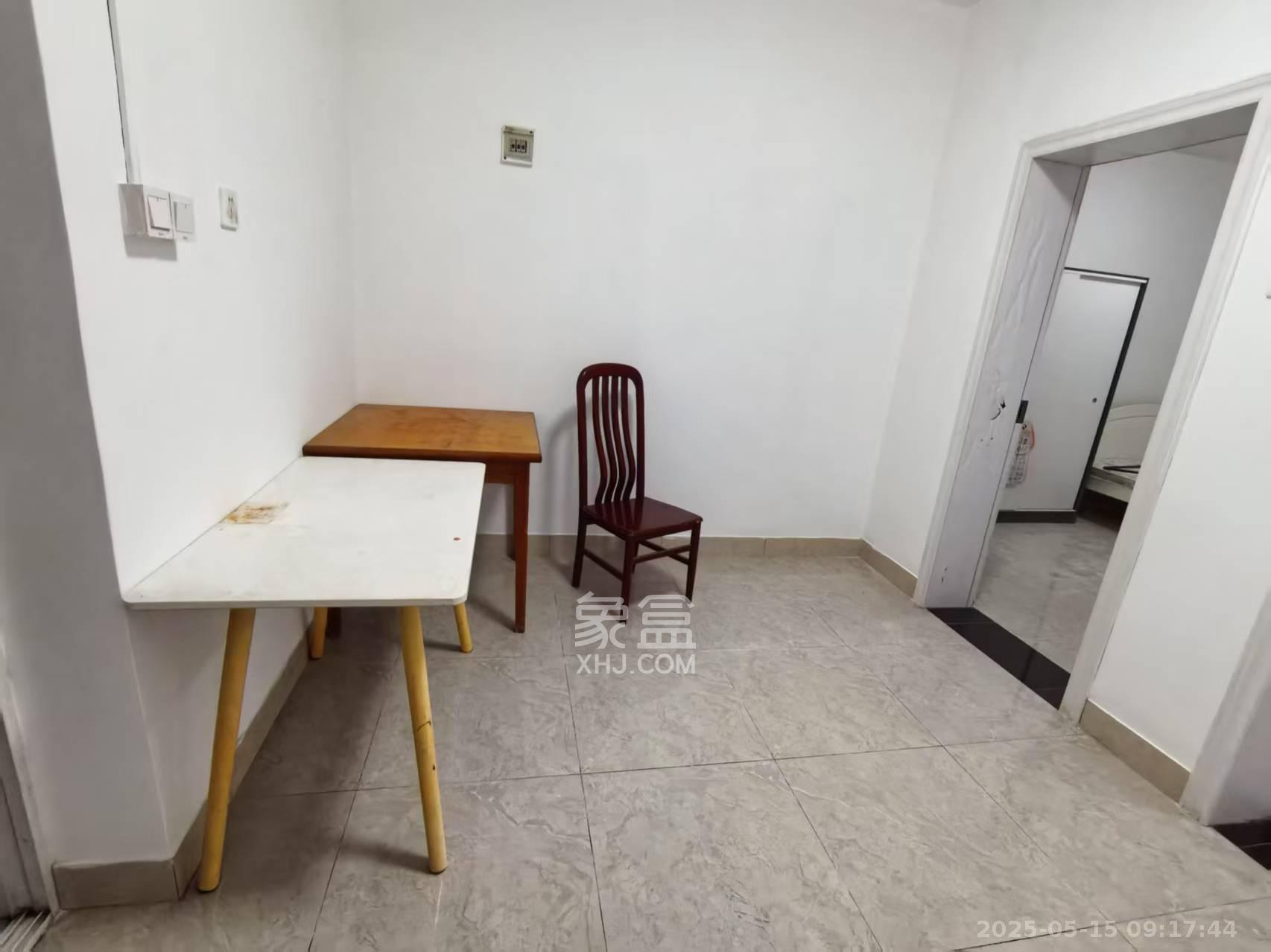 中建五局信和苑三区 3室2厅1卫 1500.0元/月 中建五局信和苑三区 3室2厅1卫 1500.0元/月室内图