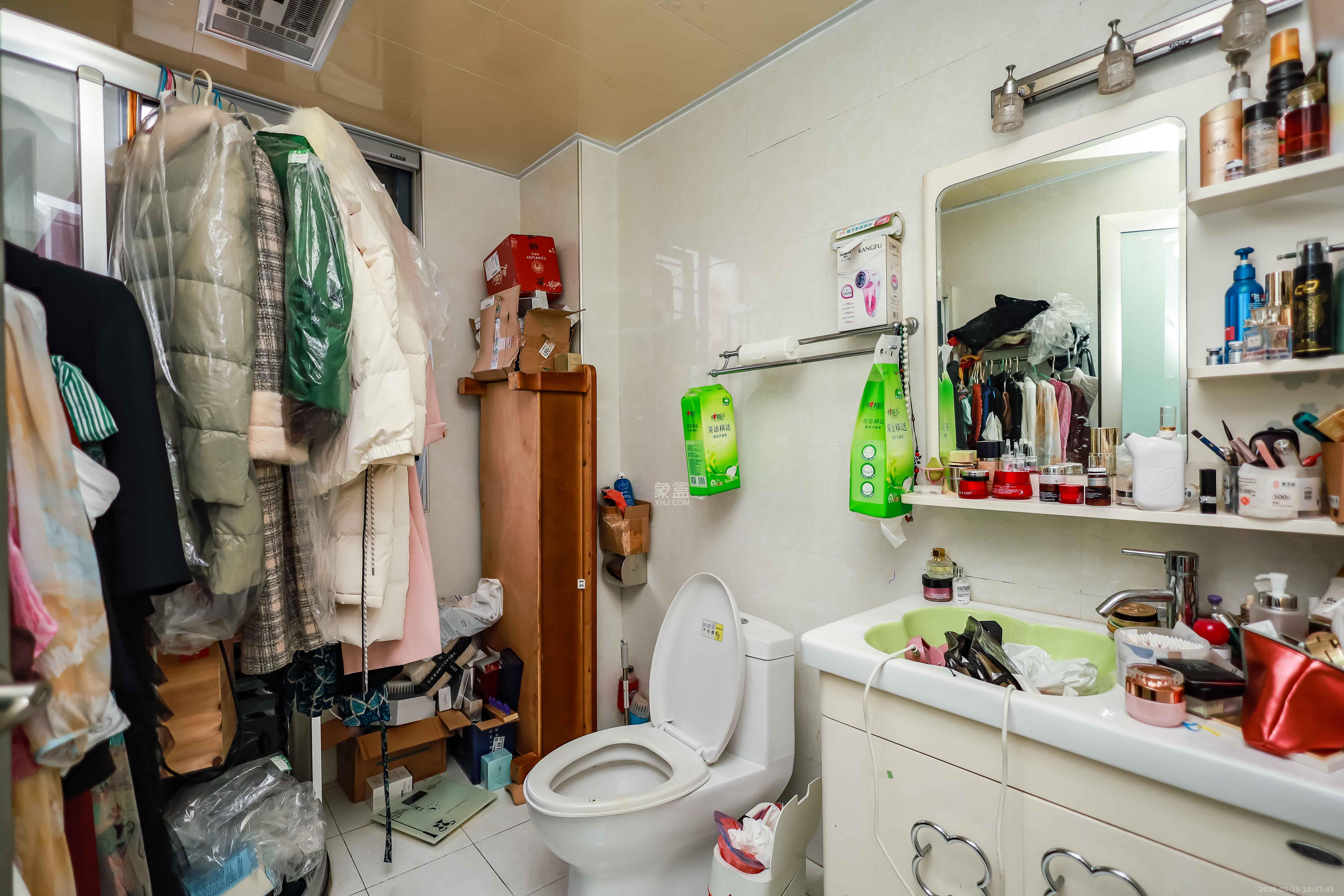 莱茵城  3室2厅2卫    95.8万 莱茵城  3室2厅2卫    95.8万卫生间