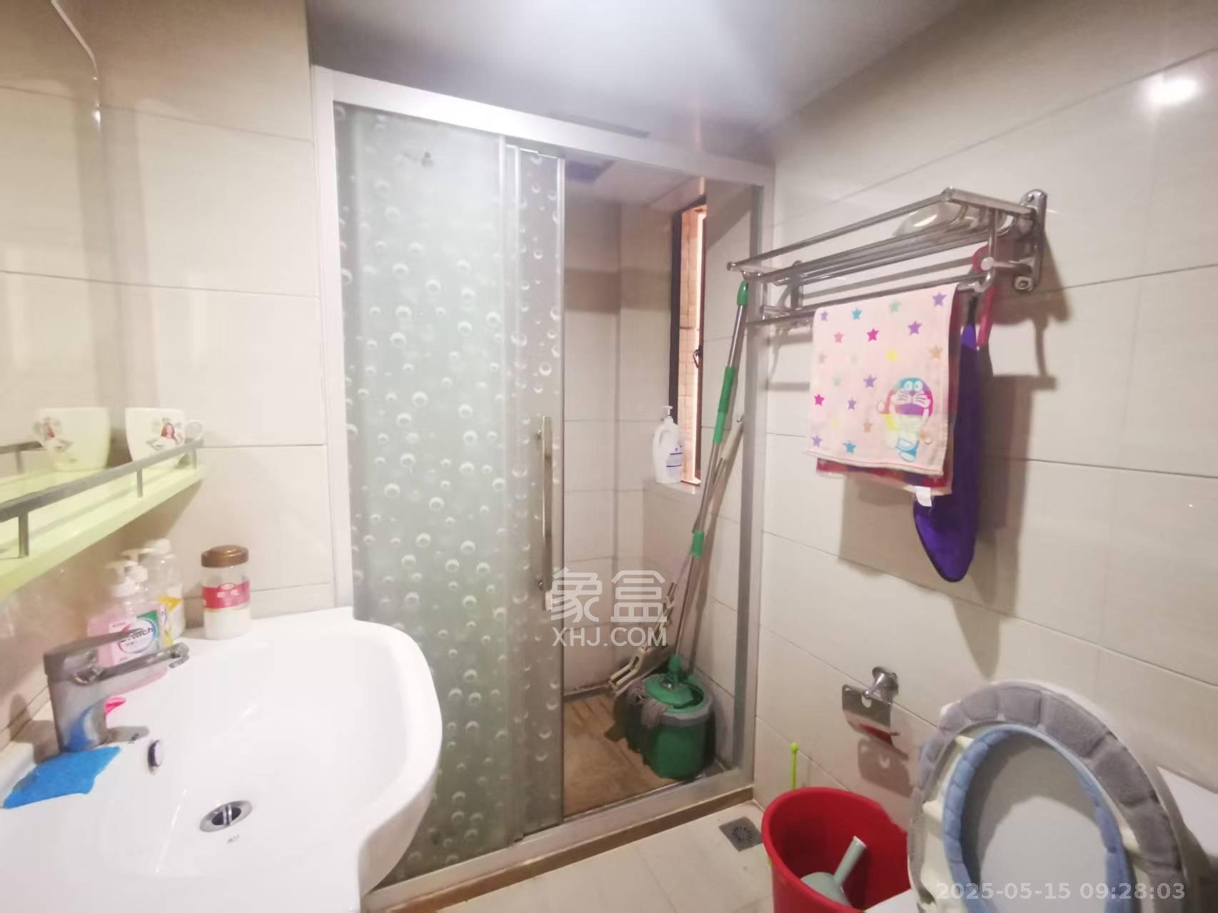保利麓谷林语B区  4室2厅1卫   2500.00元/月室内图