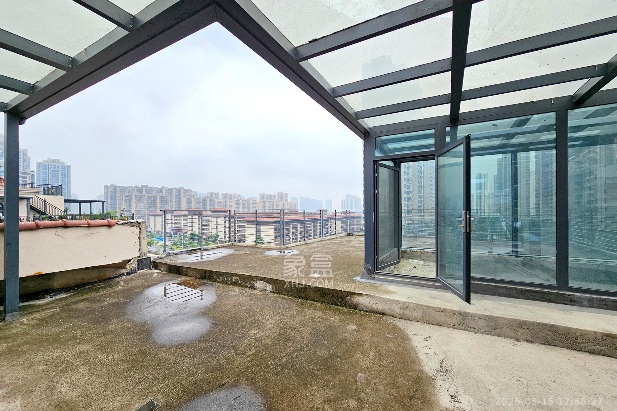 明昇壹城（明昇时代广场）一期  4室2厅2卫   530.00万阳台