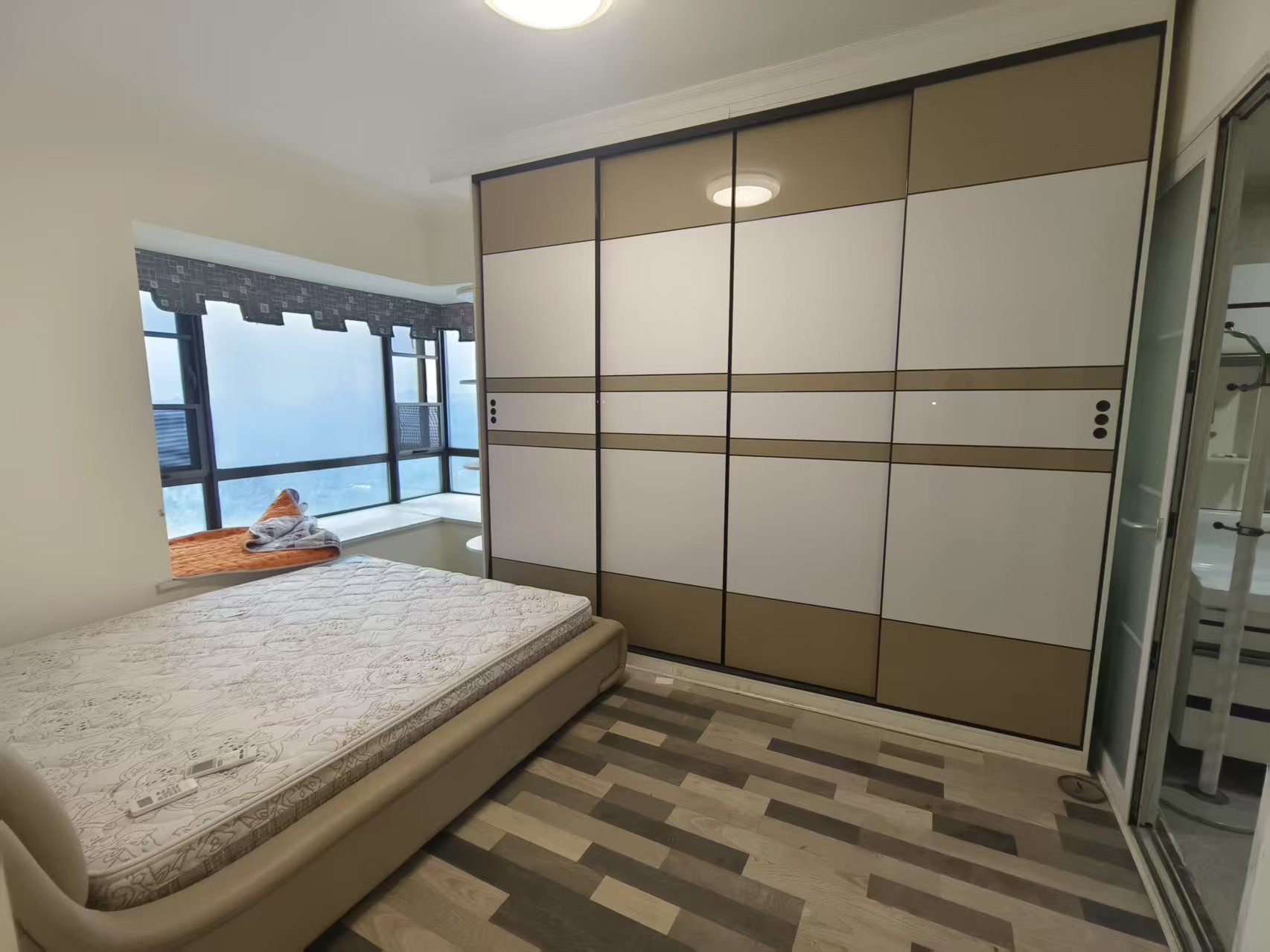 碧桂园 3室2厅2卫 1400.0元/月 碧桂园 3室2厅2卫 1400.0元/月室内图