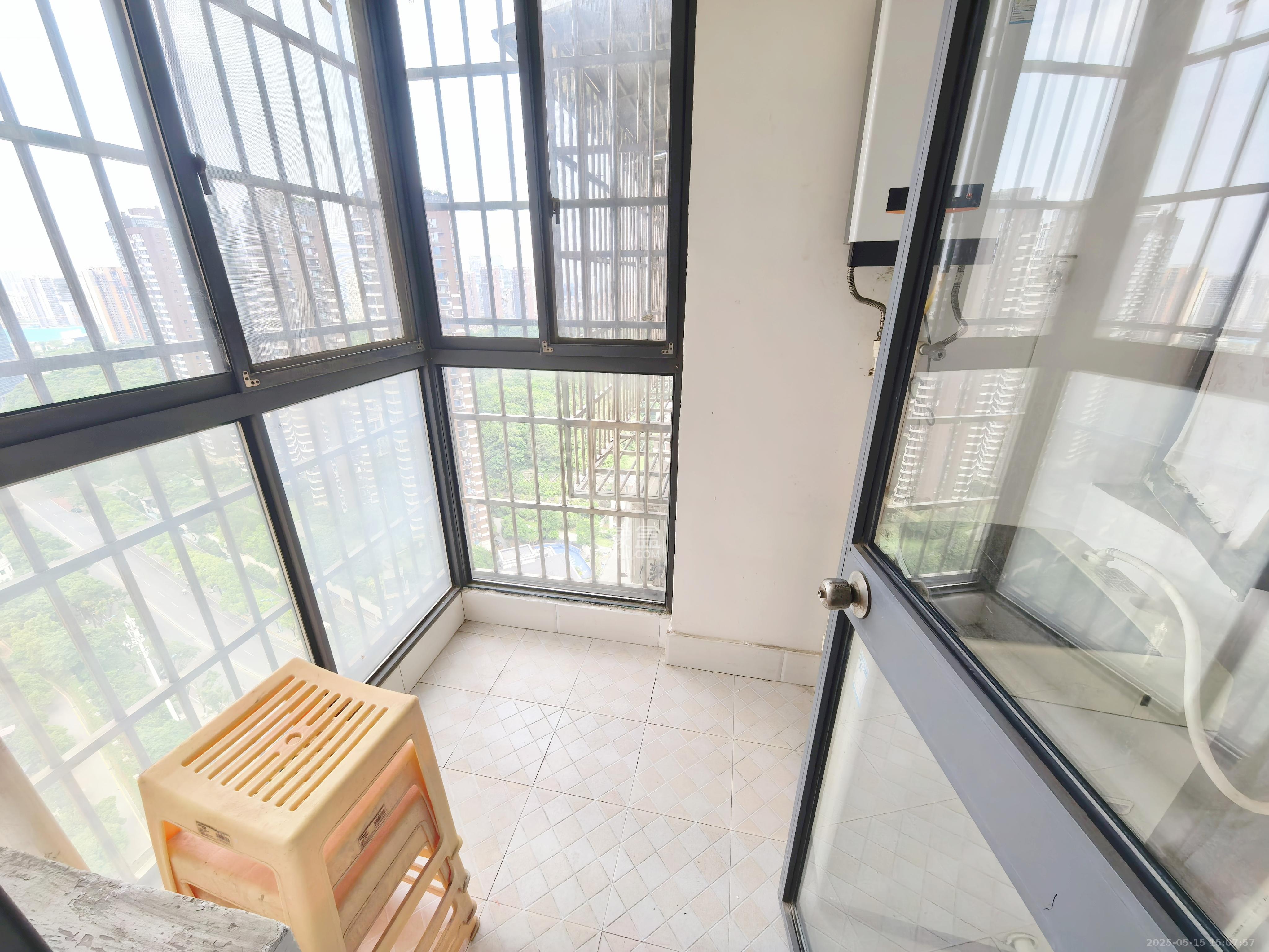 中城丽景香山园  3室2厅1卫    2900.0元/月室内图