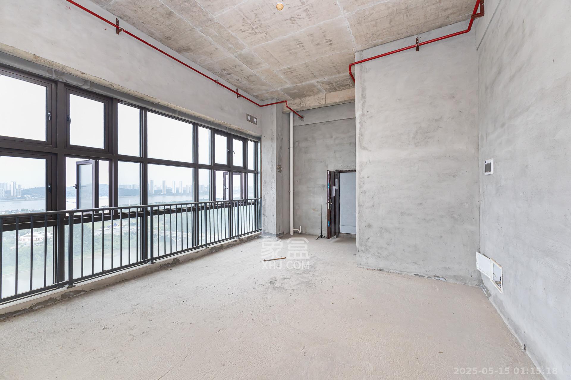 长燃润和天地(长润小区印湘江)  2室2厅1卫    50.0万 长燃润和天地(长润小区印湘江)  2室2厅1卫    50.0万客厅