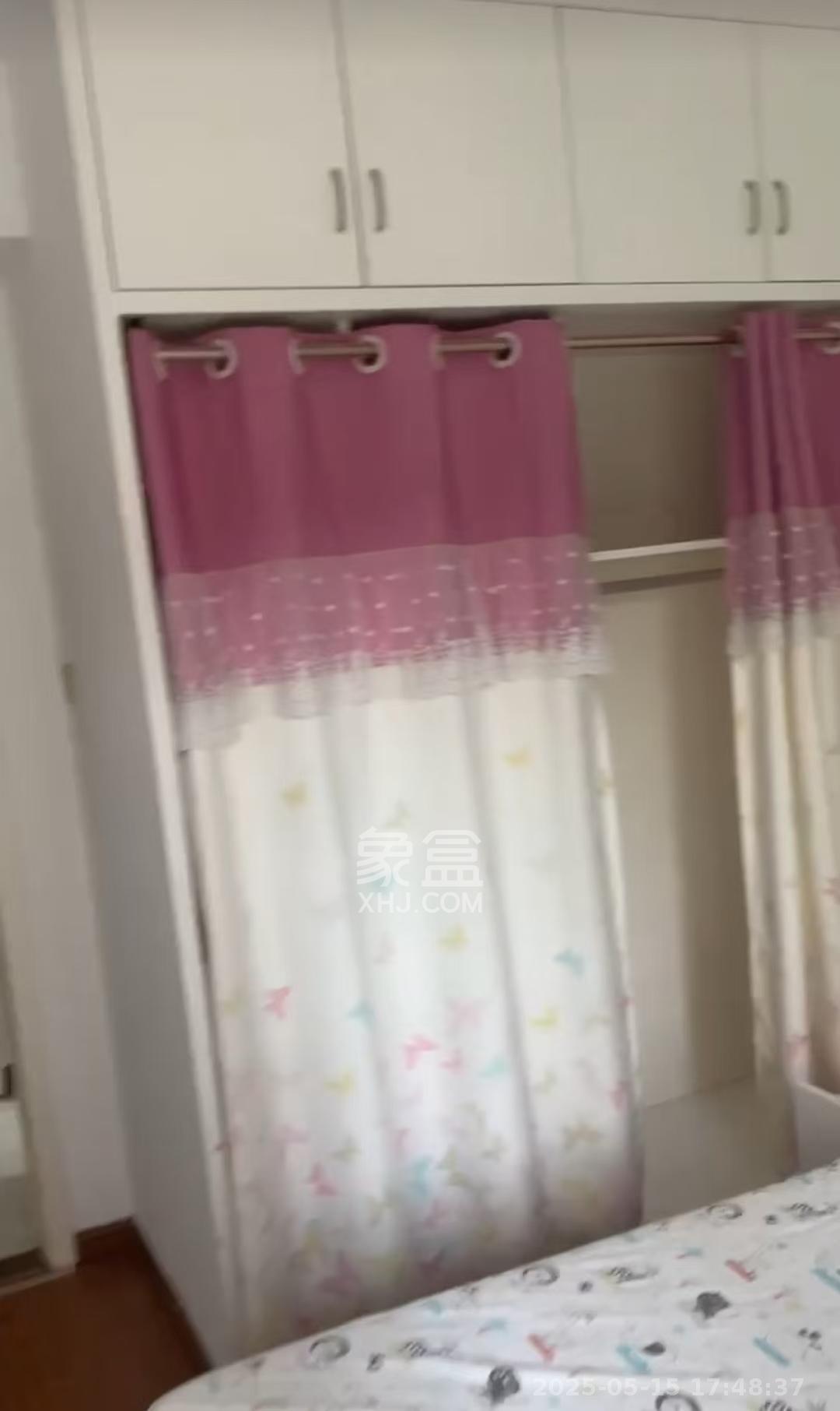 天麓尚层  2室1厅1卫    1800.0元/月室内图