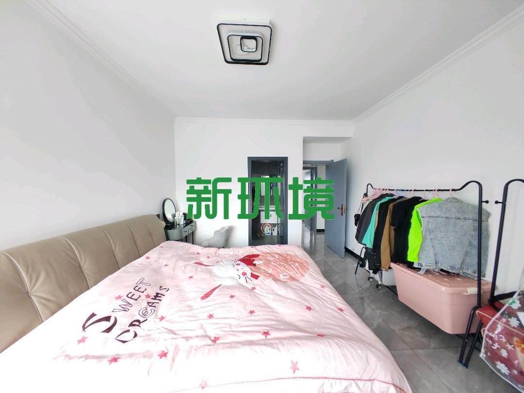 东方明珠  3室2厅1卫   75.00万客厅