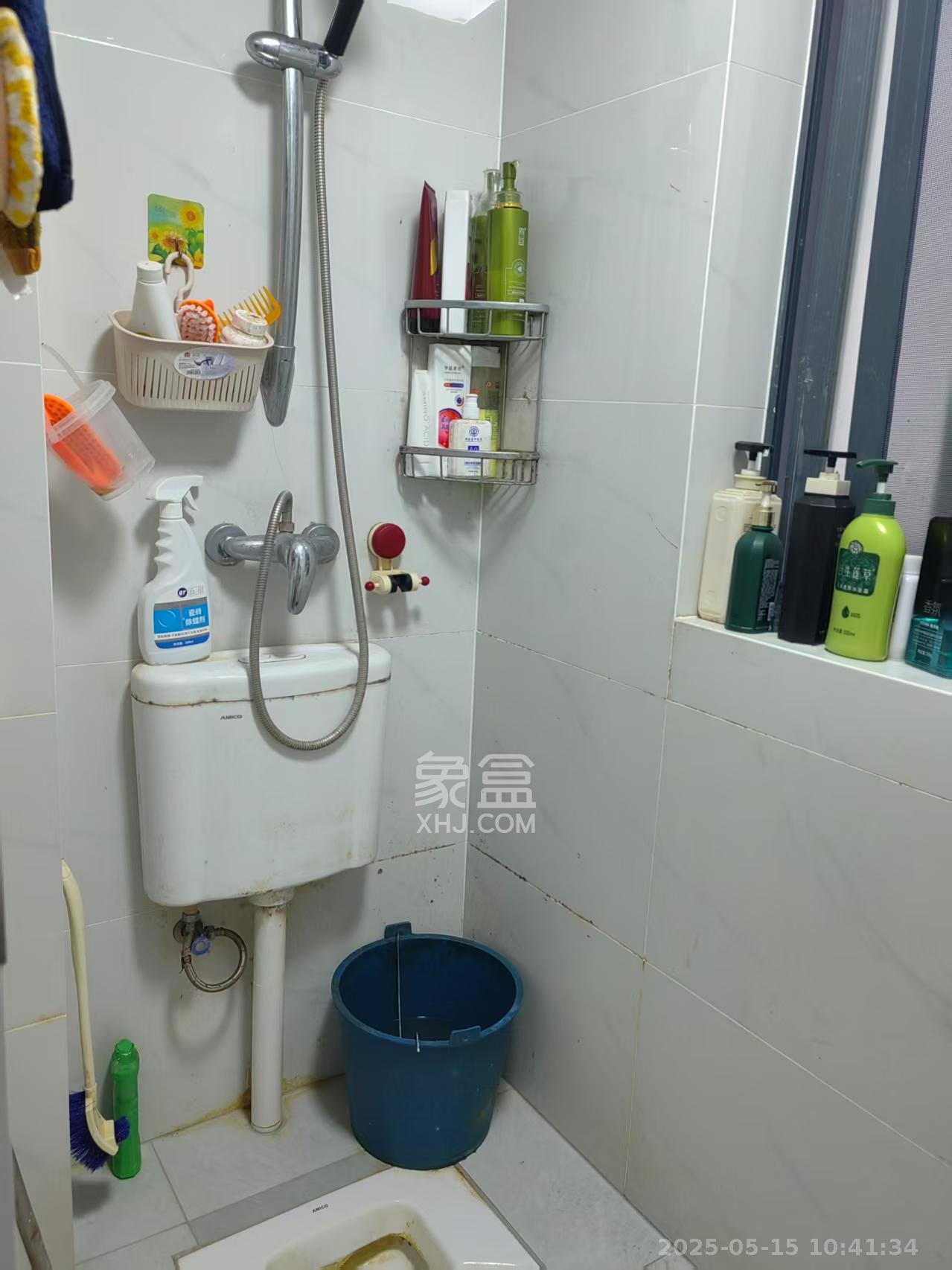 红旗社区  3室1厅1卫   2600.00元/月室内图